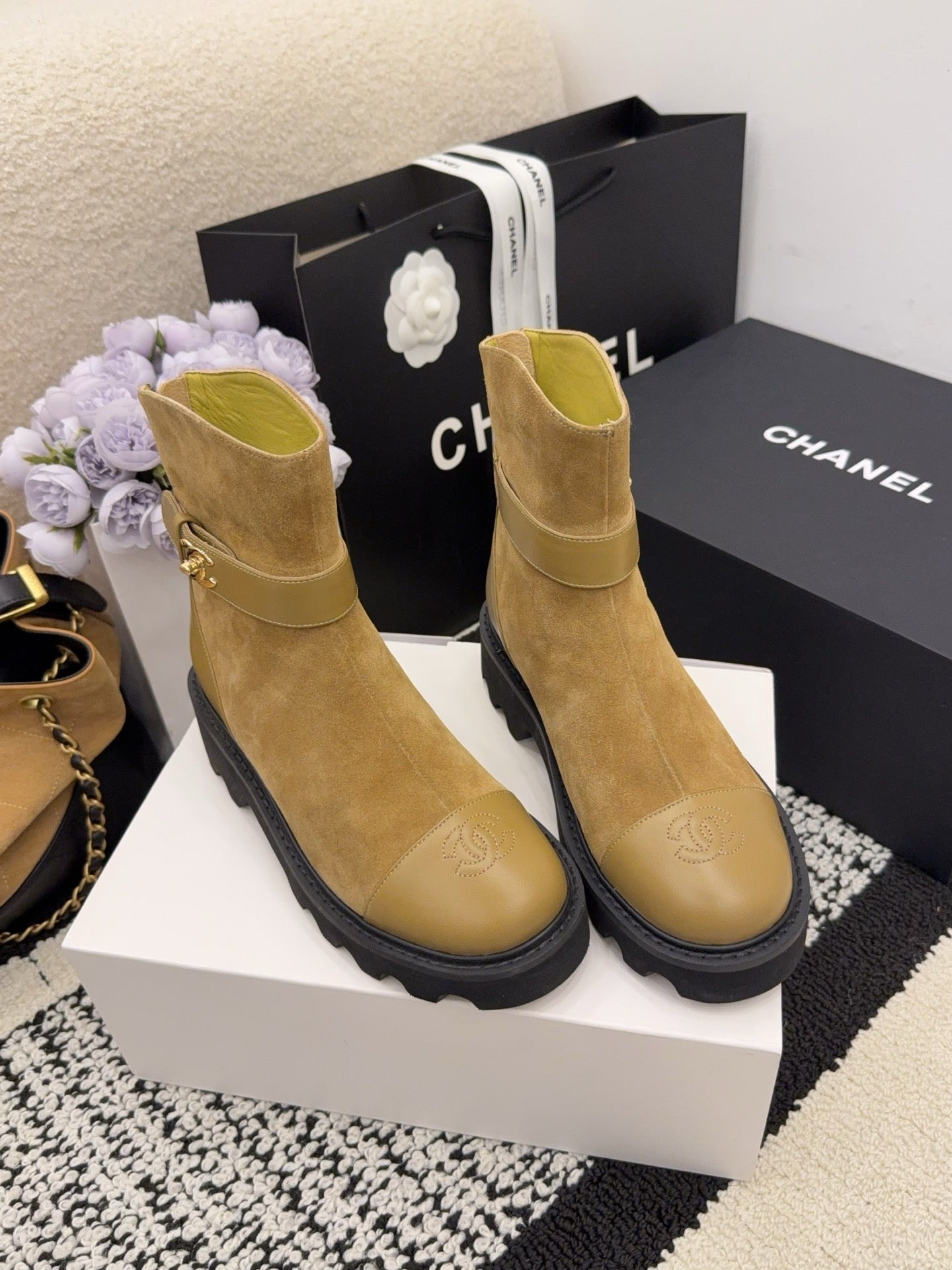 CC 26 Boot With Lug Sole Tan Black Suede Leather 588679