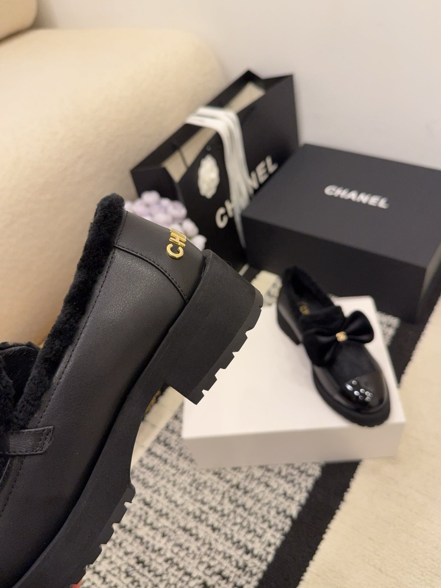 CC 26 Fur-lined Loafer With Bow Black Wool Leather 588823