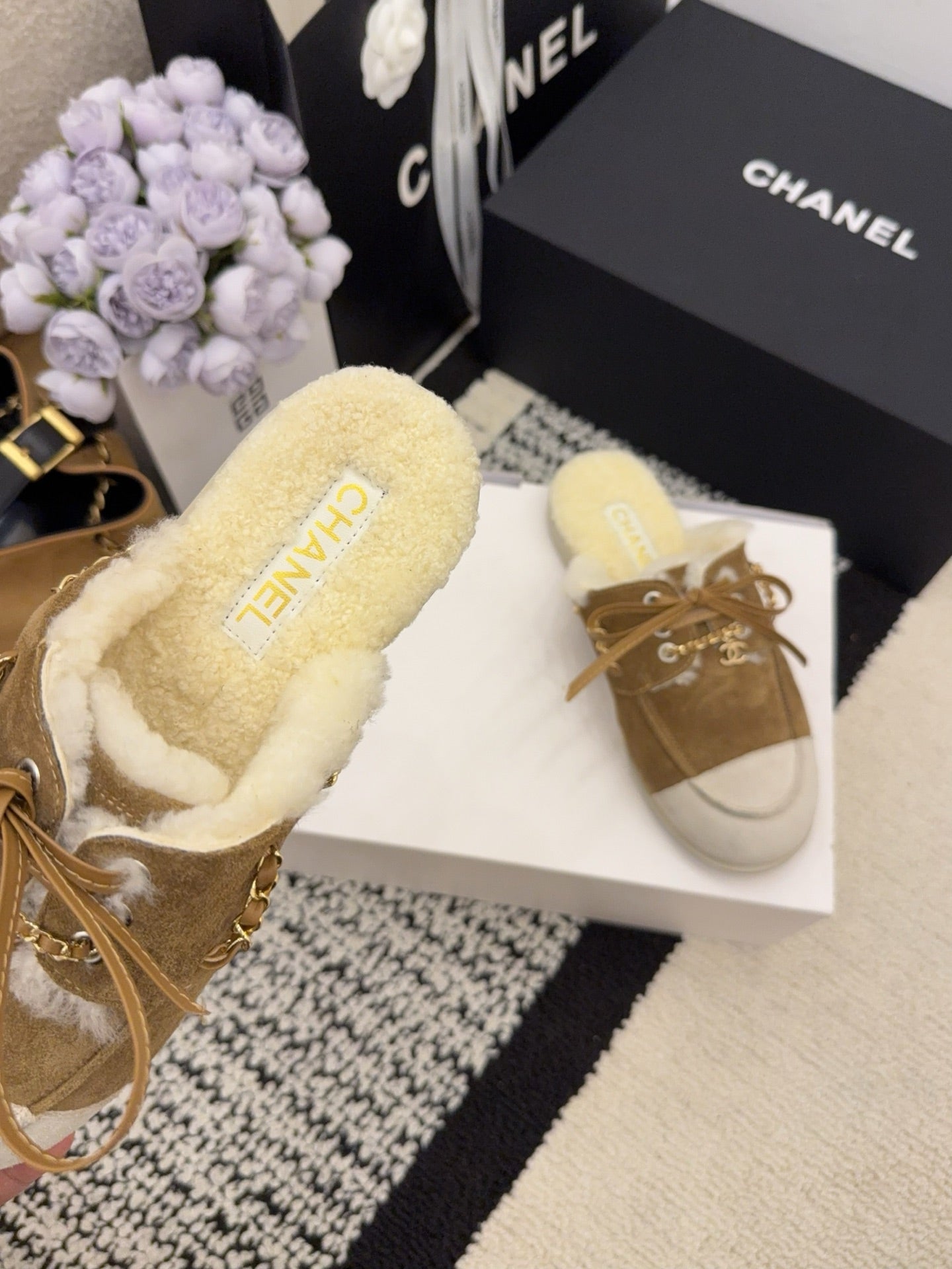 CC 26 Shearling Slip-on Loafer Tan White Suede Wool 588717