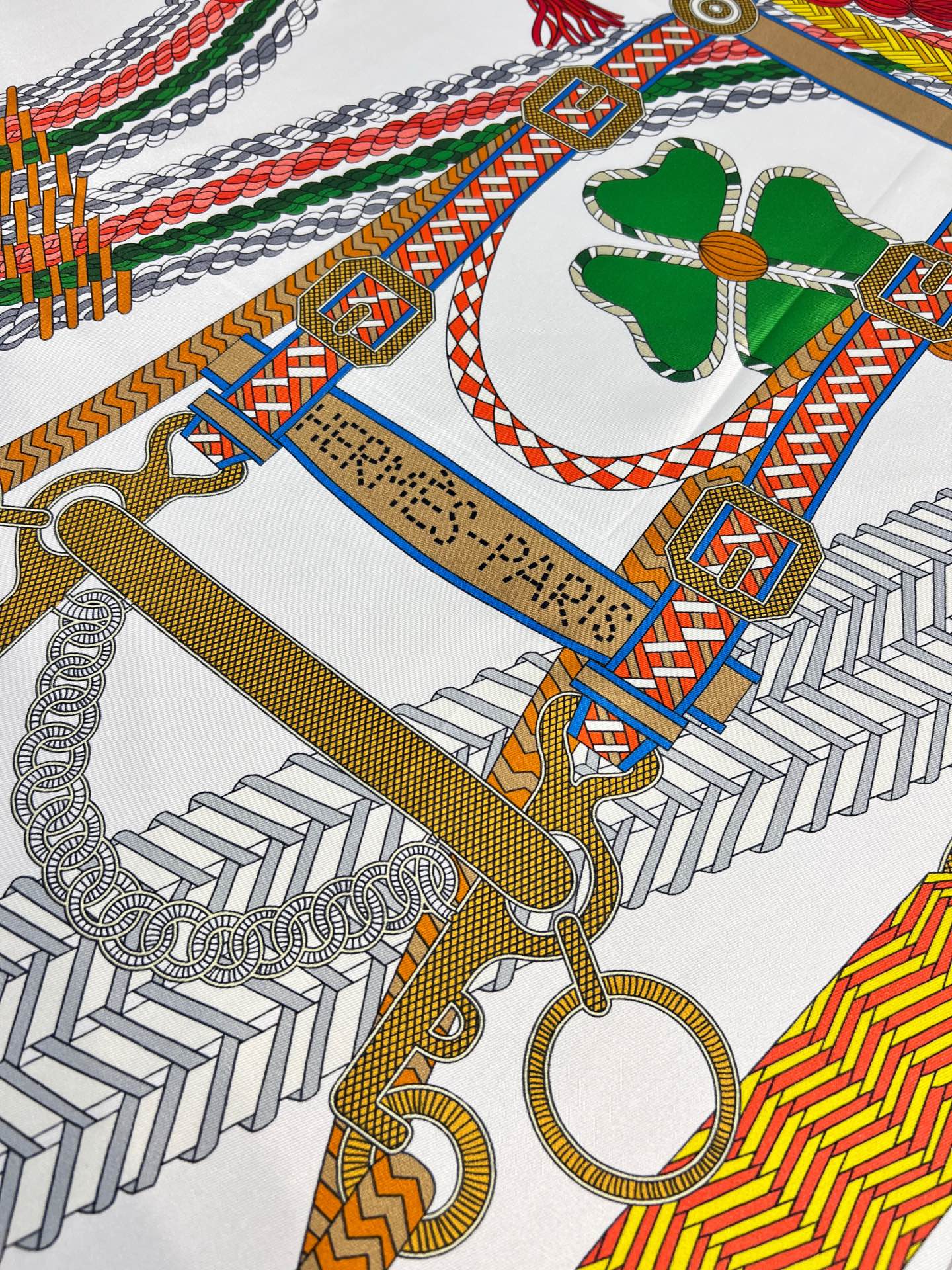 HM 26s Knitting Scarf 90 White Orange Colorful Mulberry Silk 148056