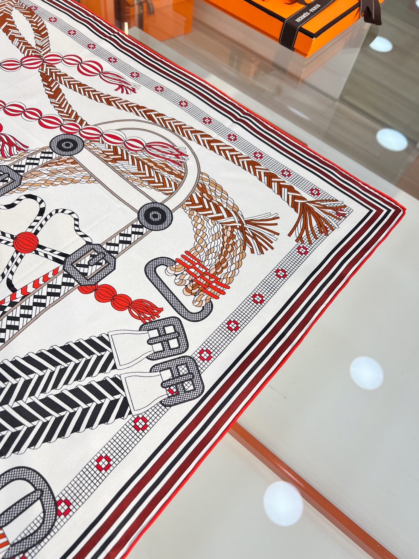 HM 26s Knitting Scarf 90 White Red Colorful Mulberry Silk 148054