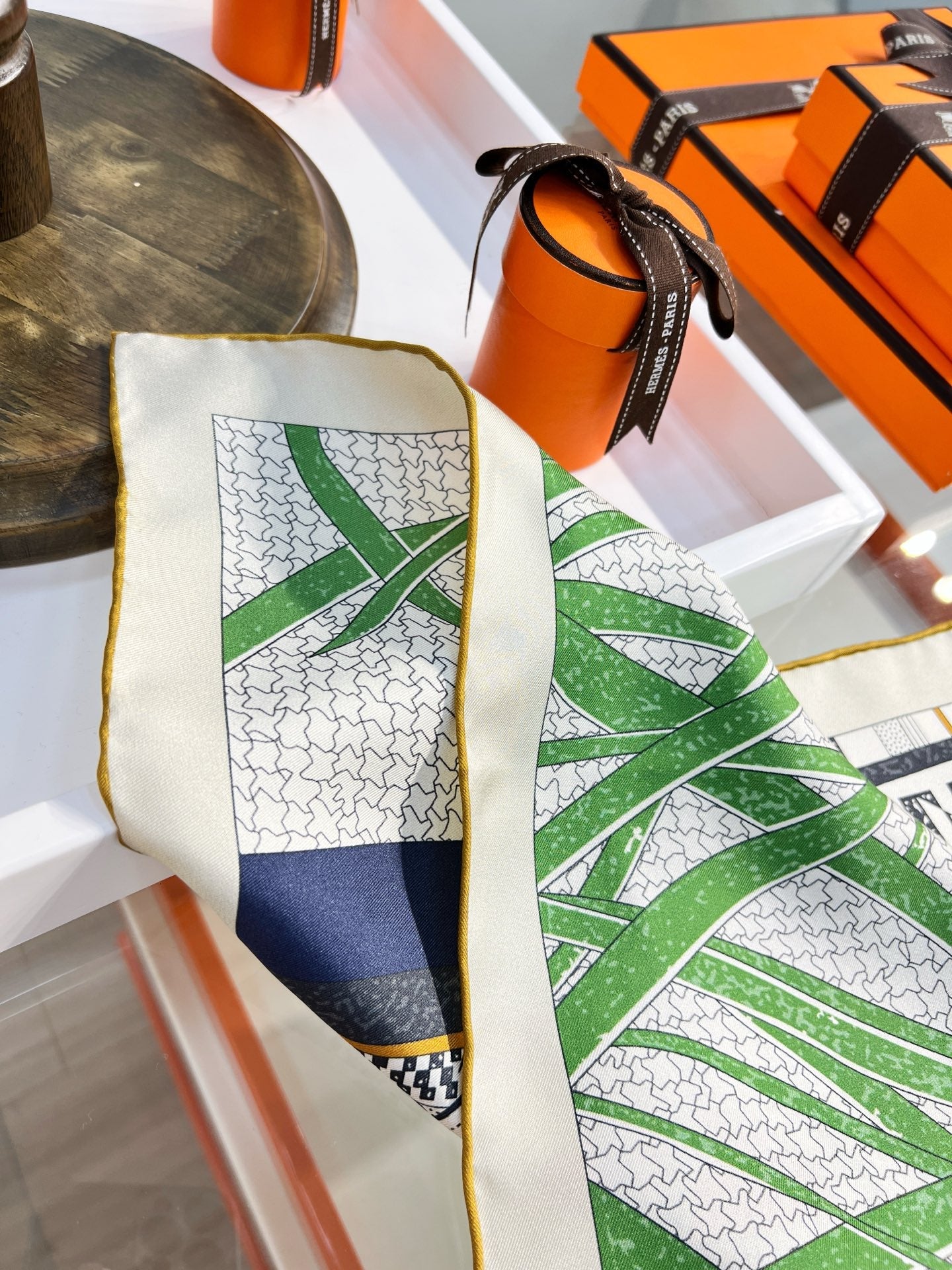 HM 26s Knitting Scarf 90 White Green Blue Colorful Mulberry Silk 148047