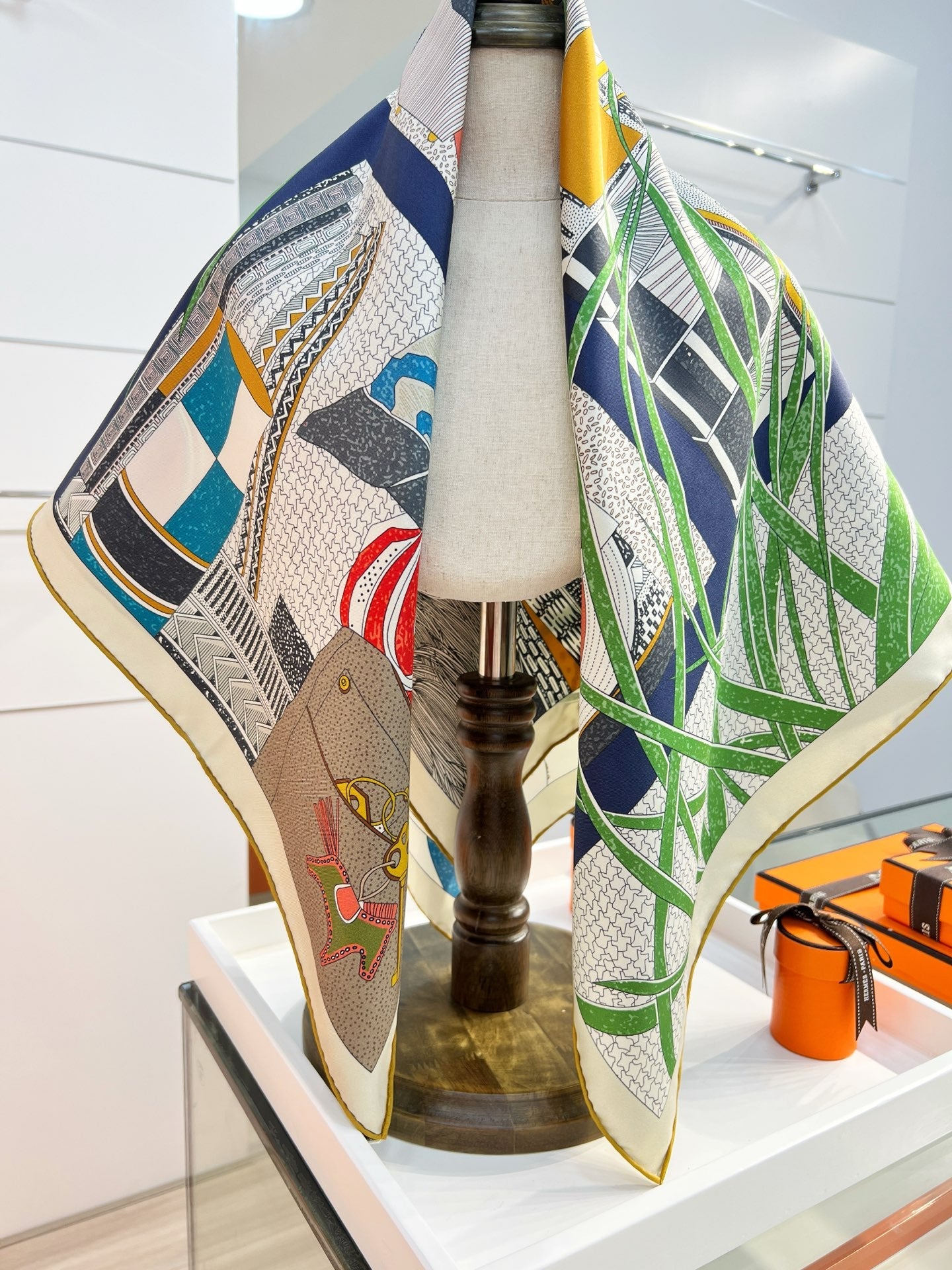 HM 26s Knitting Scarf 90 White Green Blue Colorful Mulberry Silk 148047