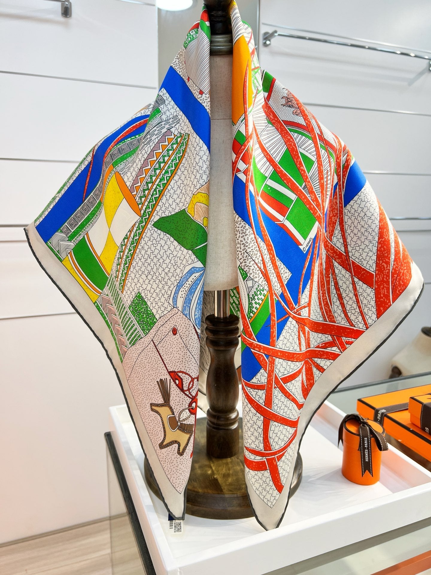 HM 26s Knitting Scarf 90 Red Blue Colorful Mulberry Silk 148044