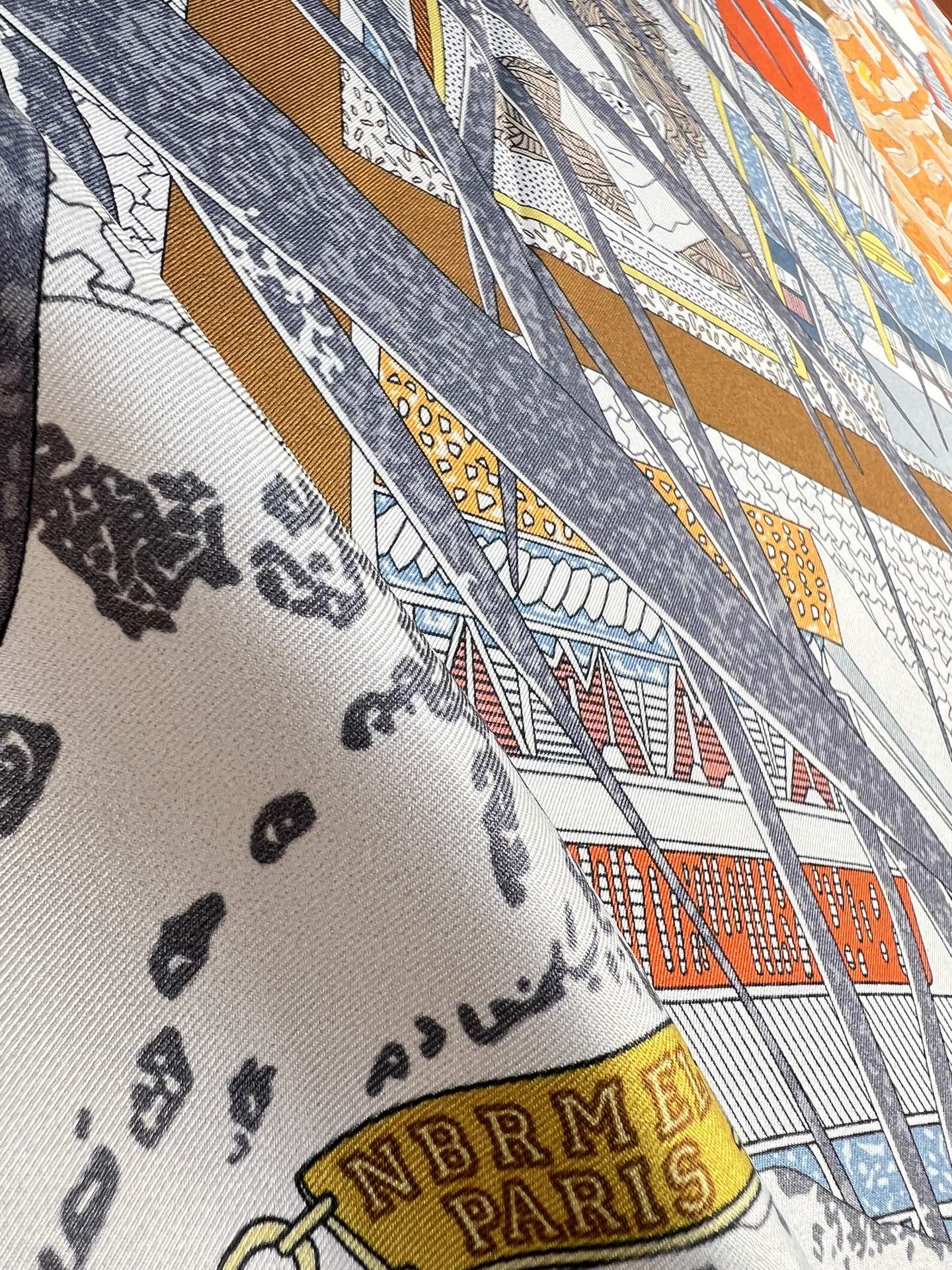 HM 26s Knitting Scarf 90 White Gray Colorful Mulberry Silk 148048