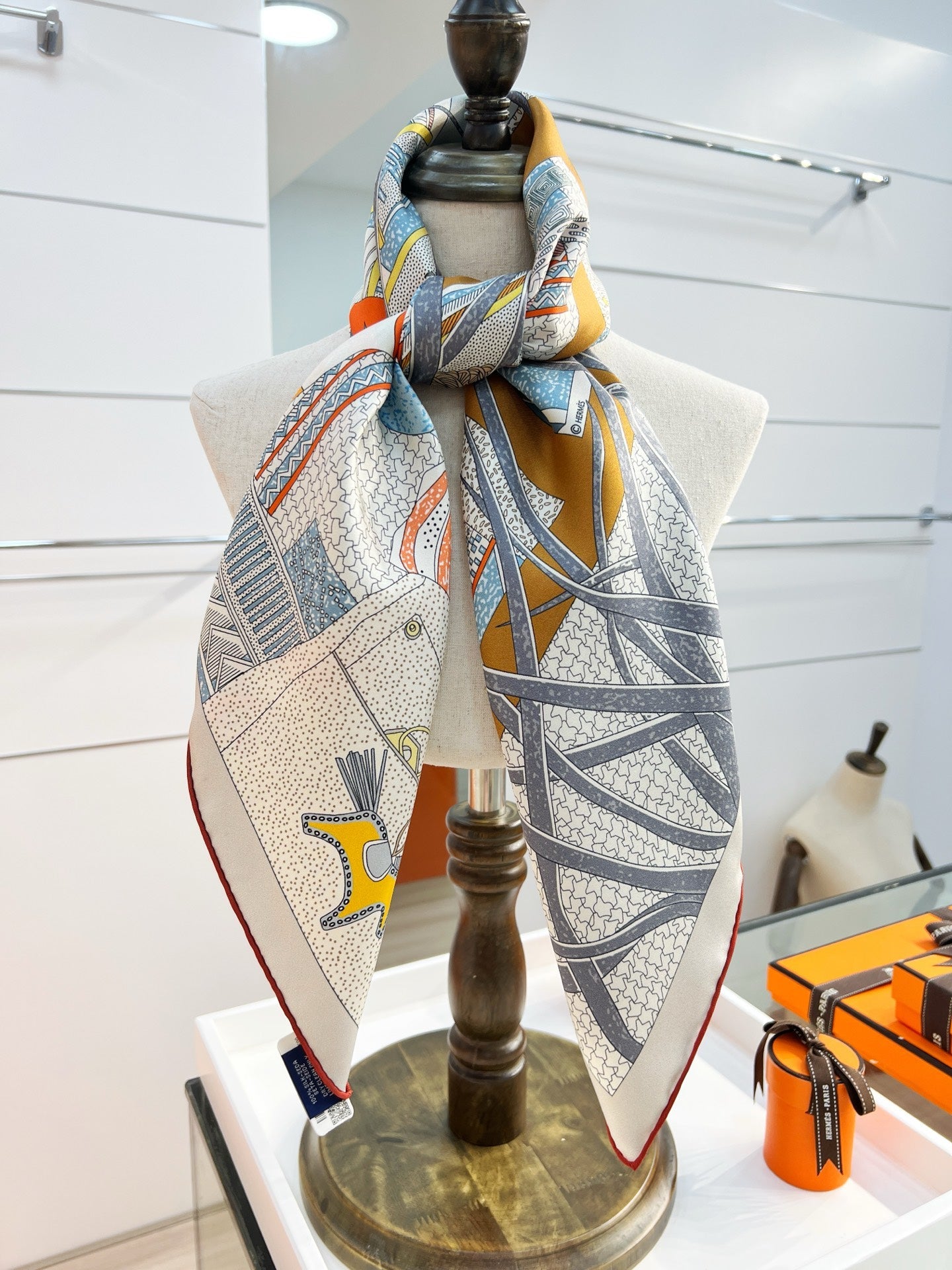 HM 26s Knitting Scarf 90 White Gray Colorful Mulberry Silk 148048