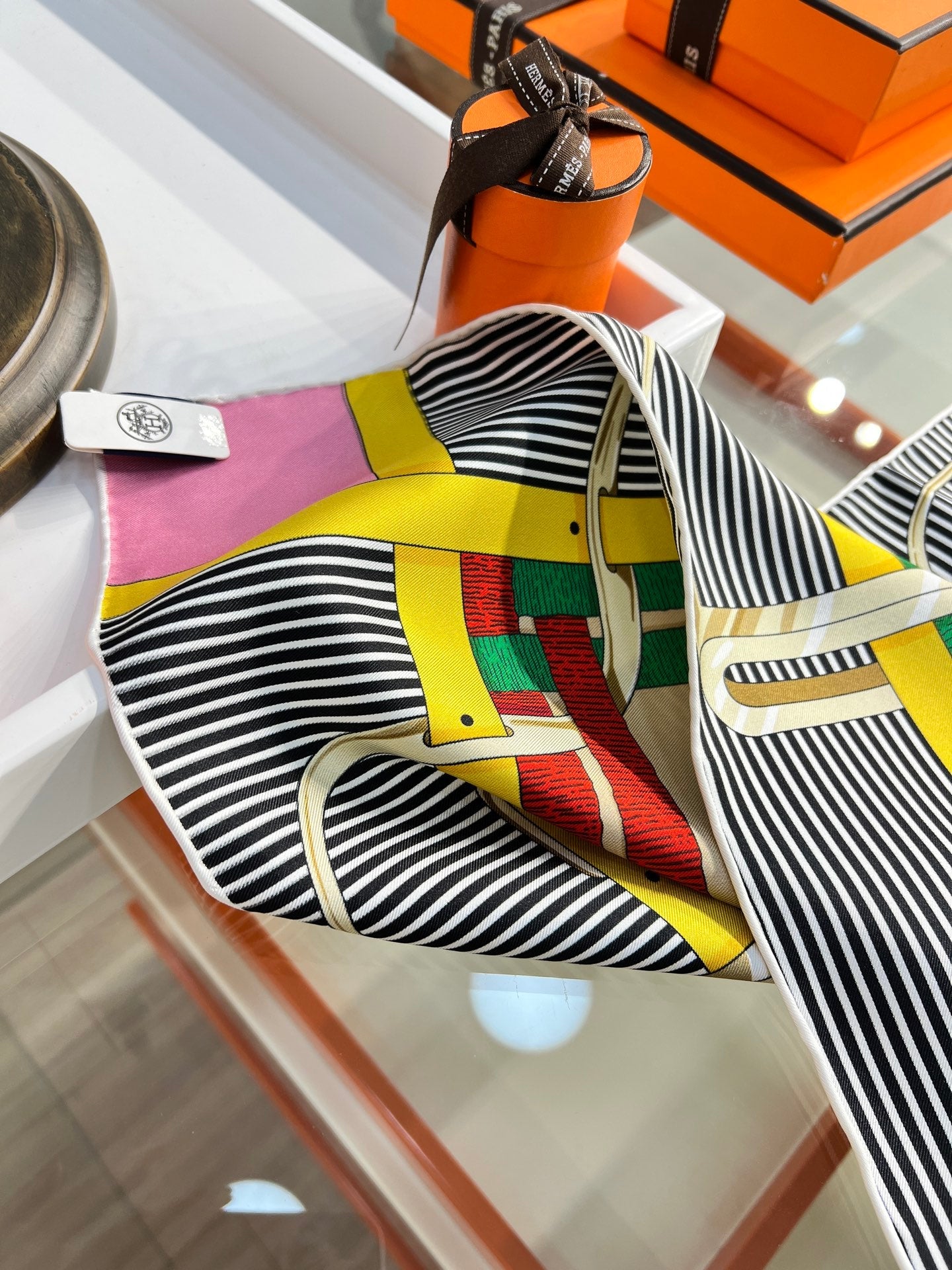 HM 26s Double-sided Scarf 90 Beige Black Colorful Mulberry Silk 152278