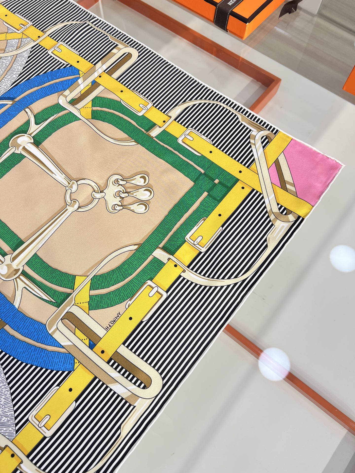 HM 26s Double-sided Scarf 90 Beige Black Colorful Mulberry Silk 152278