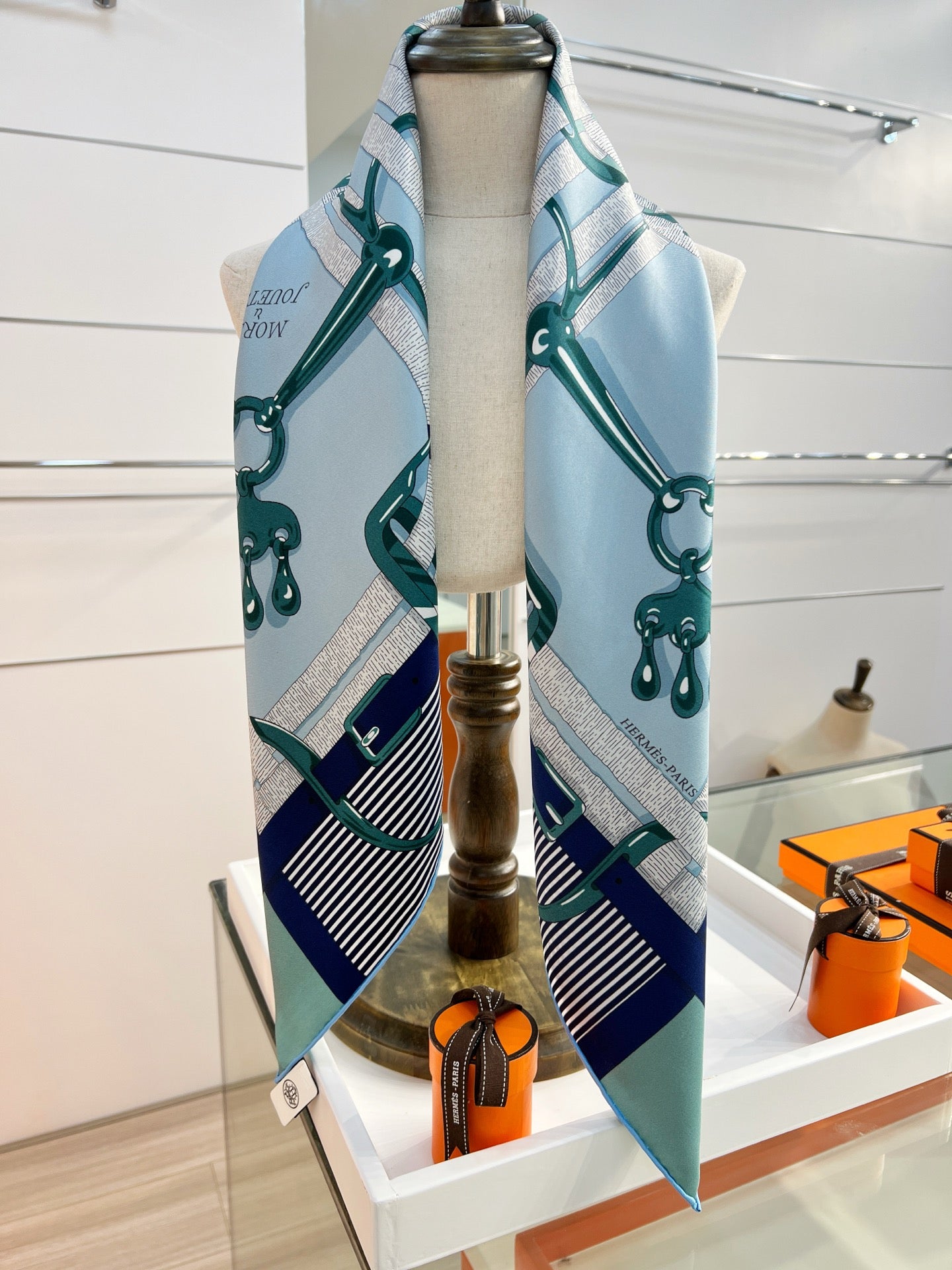 HM 26s Double-sided Scarf 90 Blue Black Colorful Mulberry Silk 152281