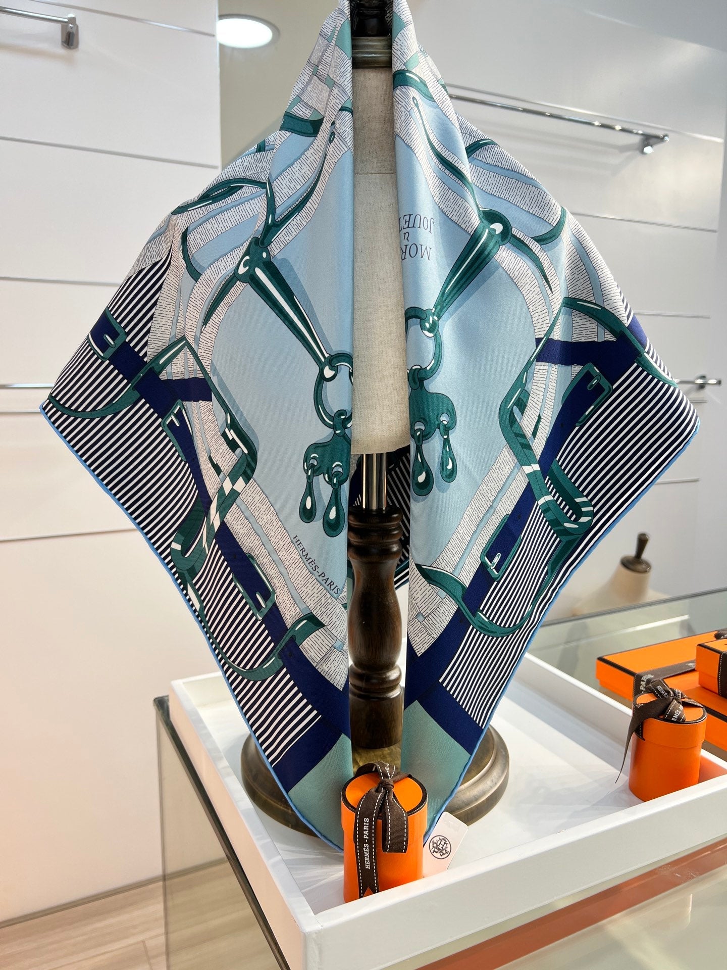 HM 26s Double-sided Scarf 90 Blue Black Colorful Mulberry Silk 152281