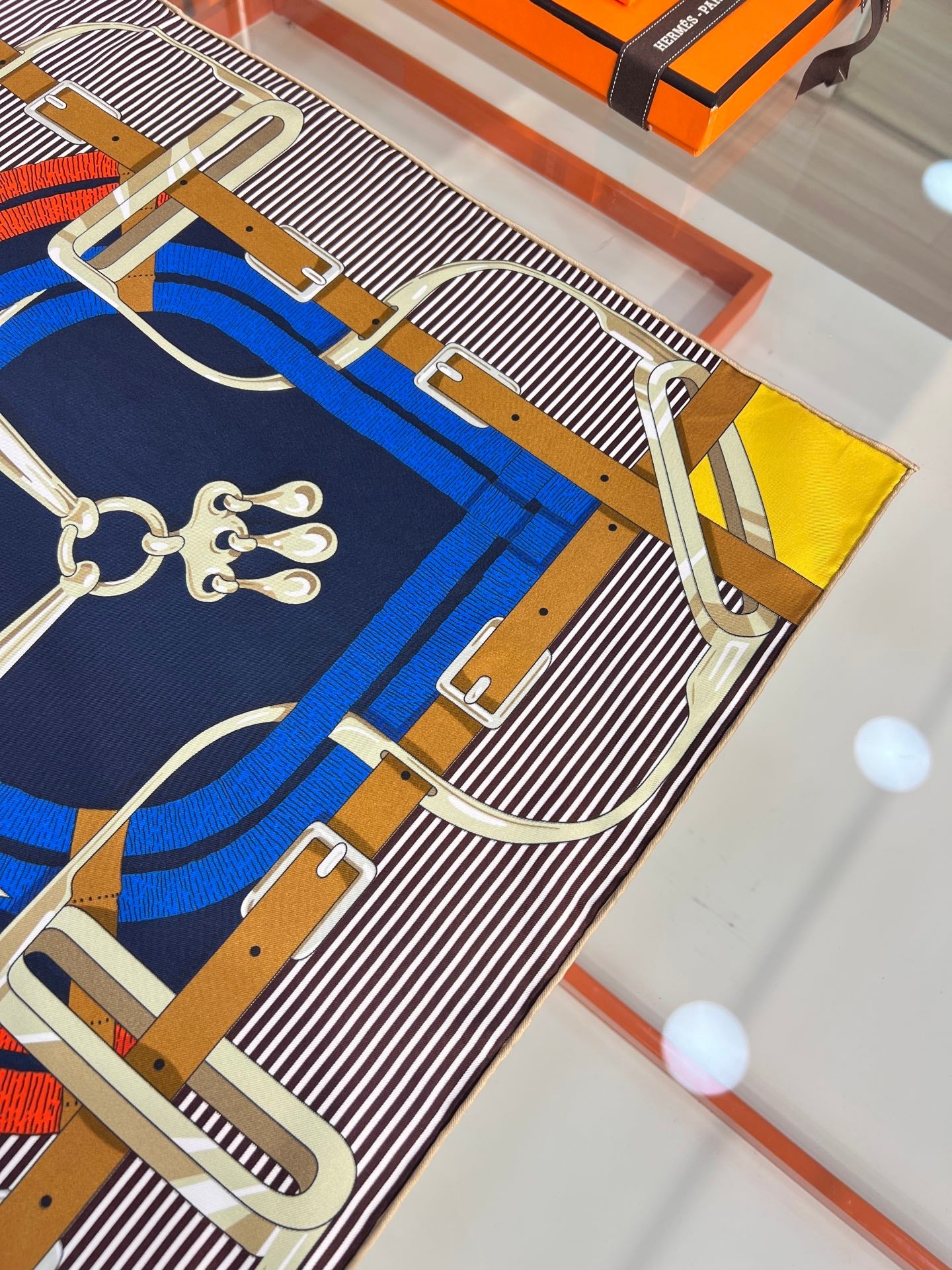 HM 26s Double-sided Scarf 90 Blue Colorful Mulberry Silk 152283