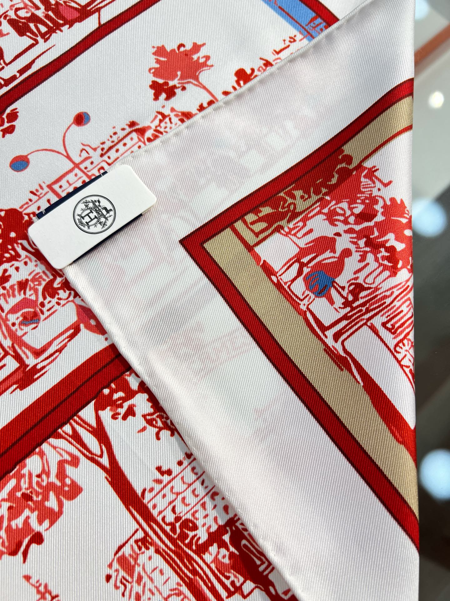 HM 26s Knitting Scarf 90 White Red Colorful Mulberry Silk 147541