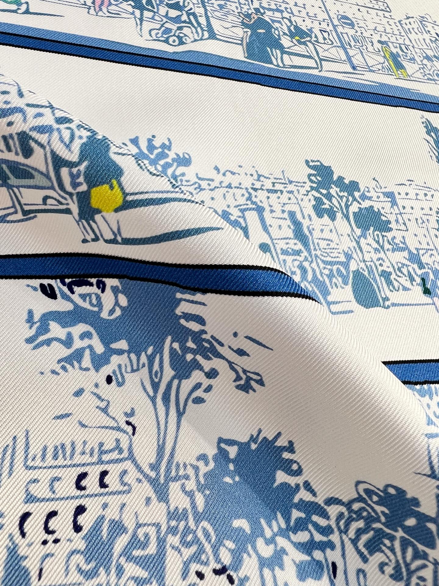 HM 26s Knitting Scarf 90 White Blue Colorful Mulberry Silk 147543