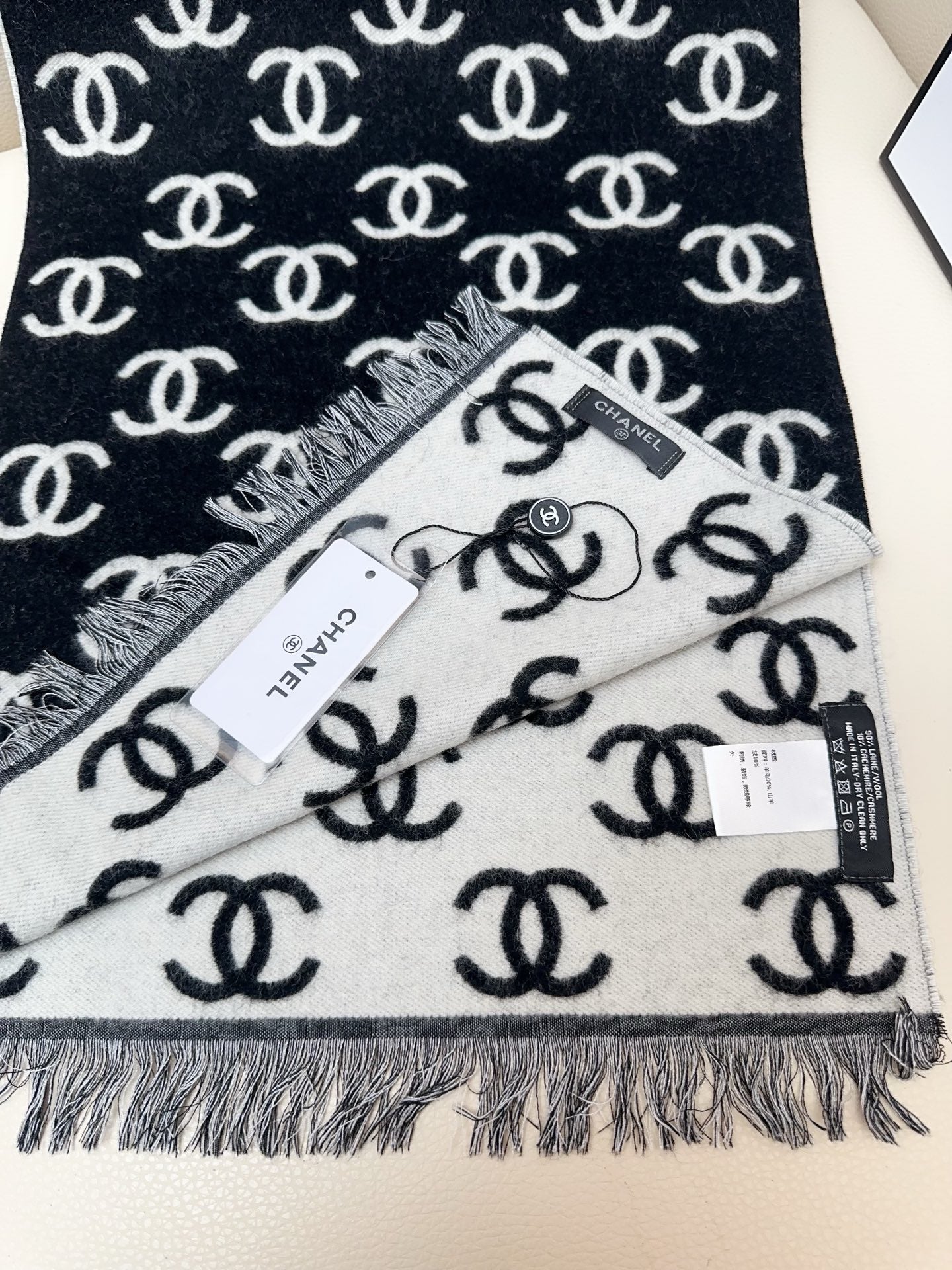 CC 25 Classic Scarf 180cm Black Wool 293305