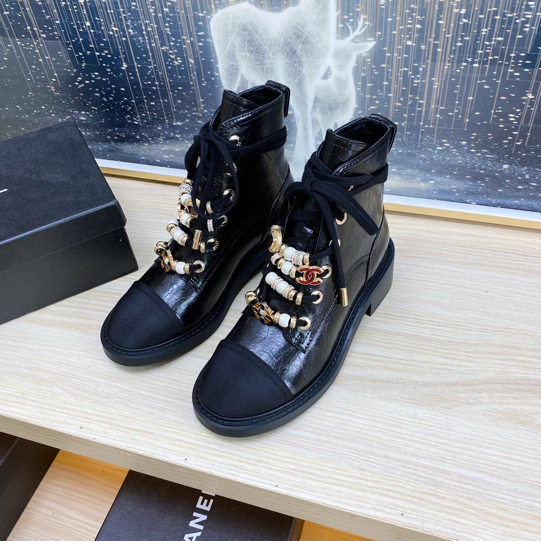 CC COMBAT BOOTS IN BLACK WRINKLED CALFSKIN AND GROSGRAIN WITH FAUX PEARL