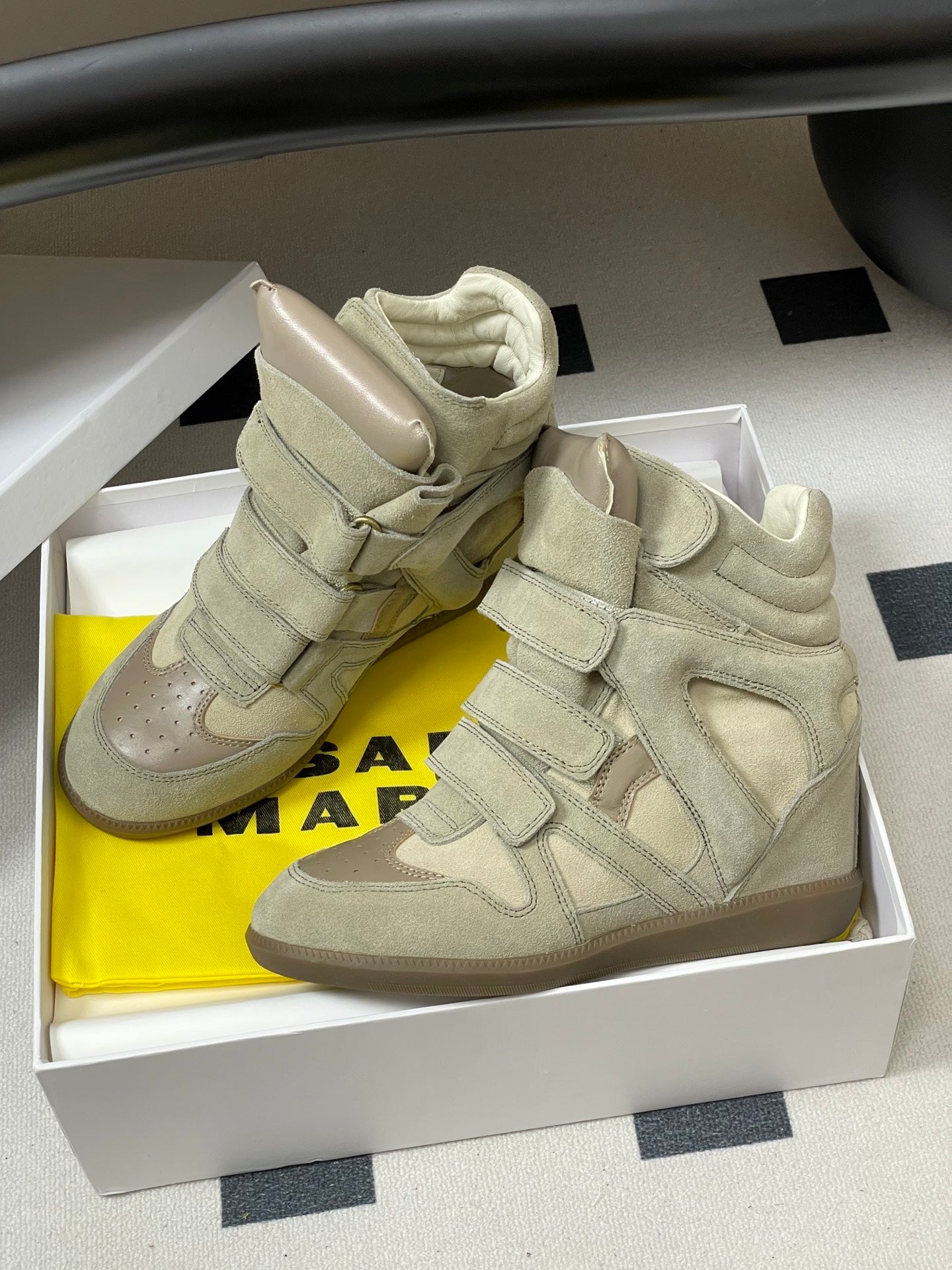 Isabel Marant 2026 Bekett Wedge Sneakers Light Grey mix Beige Suede Leather 534938