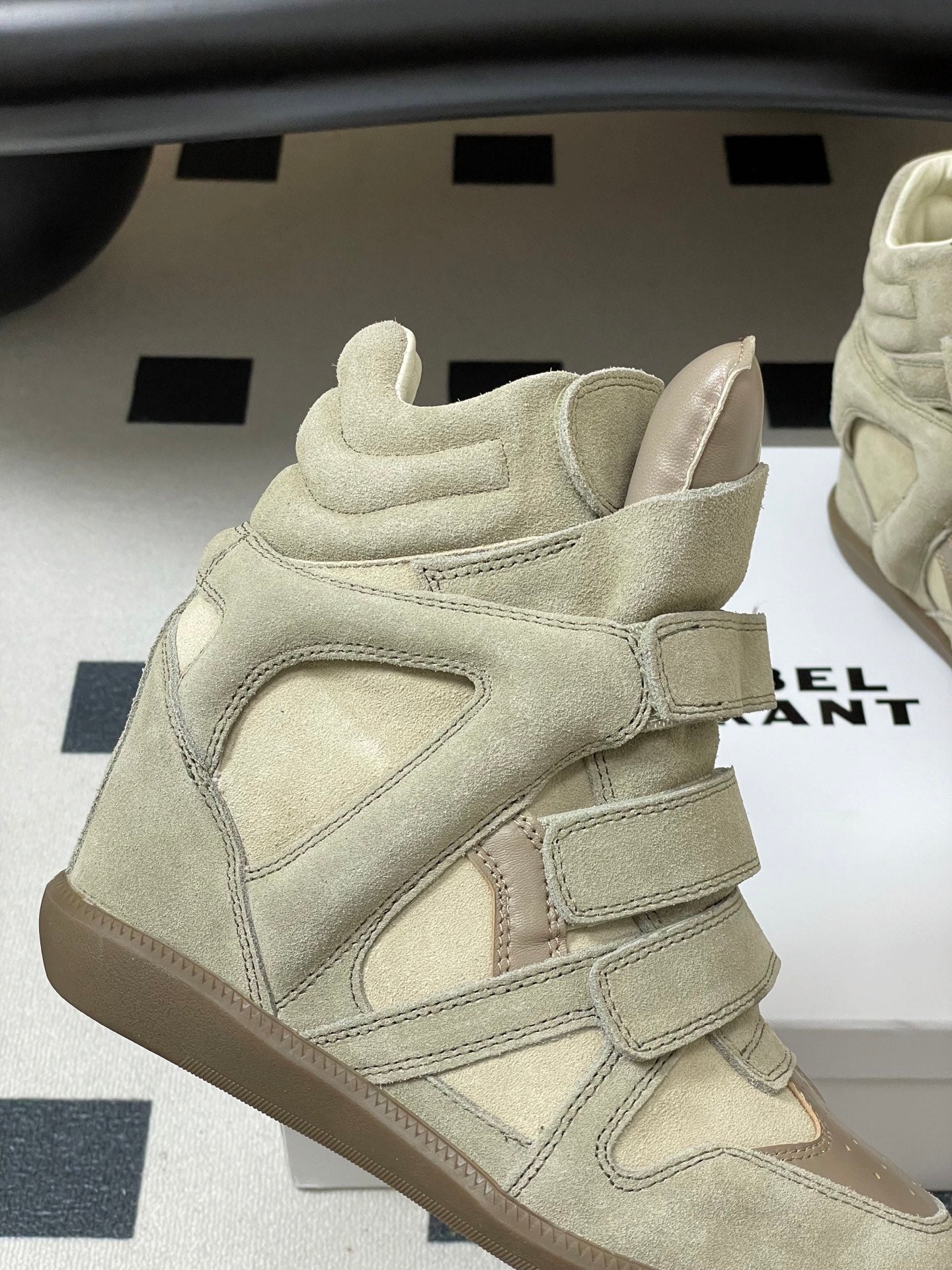 Isabel Marant 2026 Bekett Wedge Sneakers Light Grey mix Beige Suede Leather 534938
