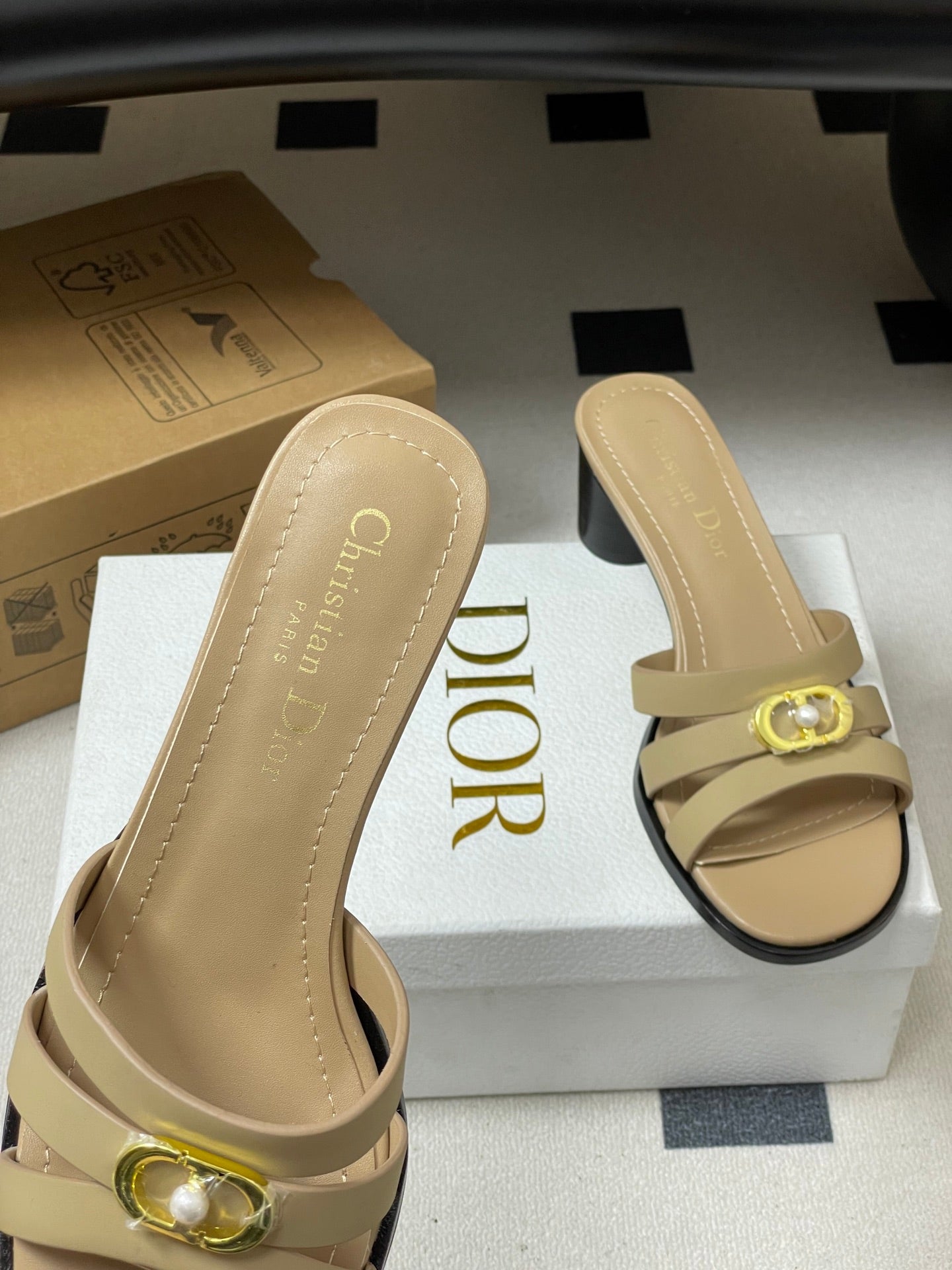 CD 26 Chunky Heel Sandals 50 Beige Leather 593531