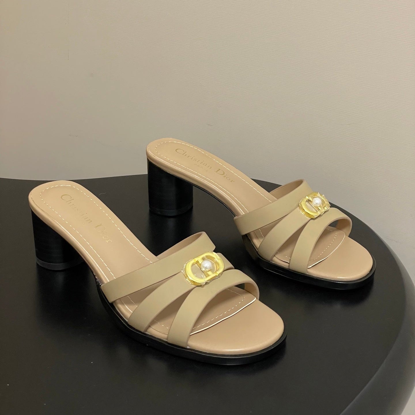 CD 26 Chunky Heel Sandals 50 Beige Leather 593531