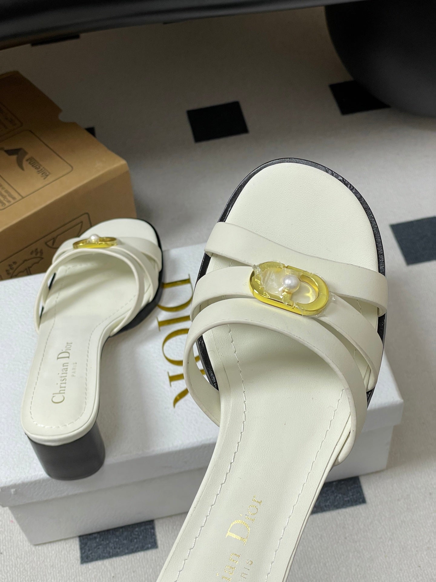 CD 26 Chunky Heel Sandals 50 White Leather 593525