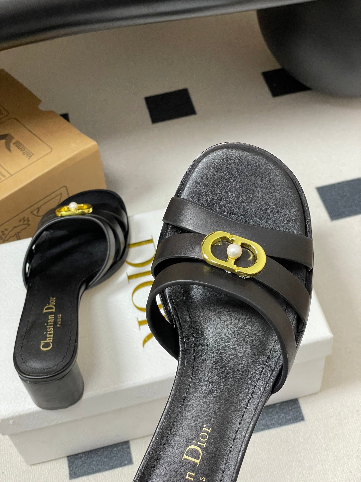 CD 26 Chunky Heel Sandals 50 Black Leather 593526