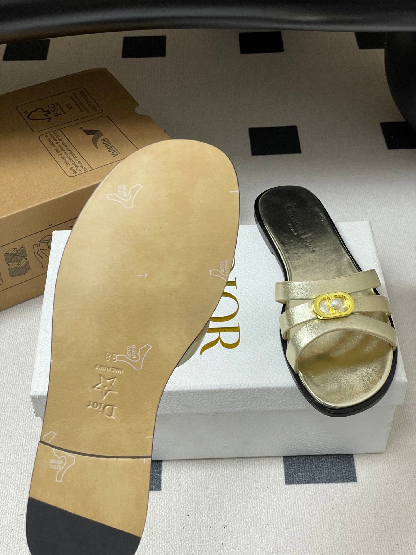 CD 26 Chunky Heel Sandals Metallic Gold Leather 593528