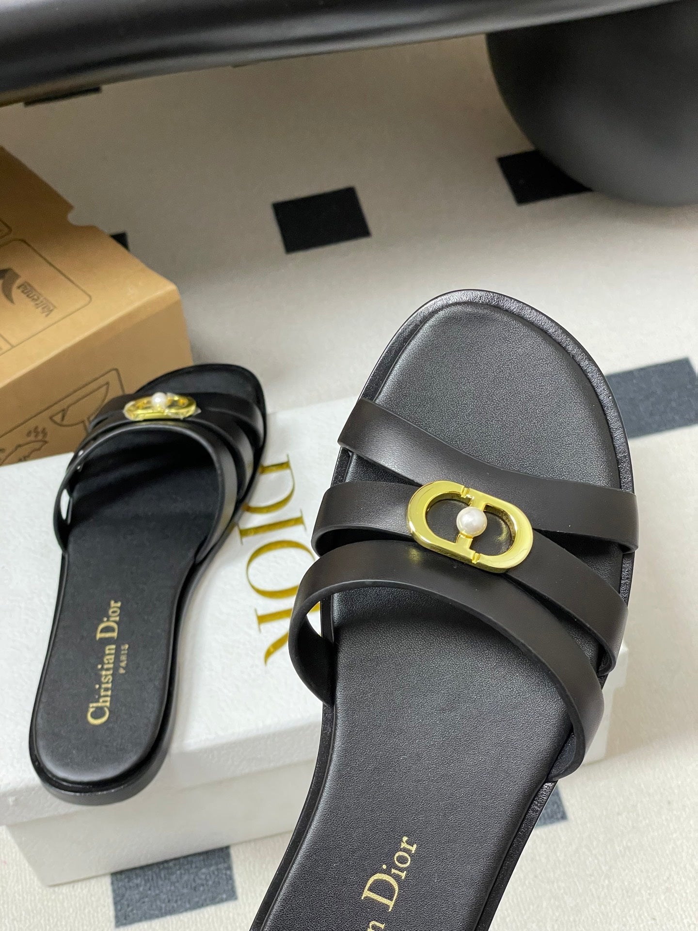 CD 26 Chunky Heel Sandals Black Leather 593533