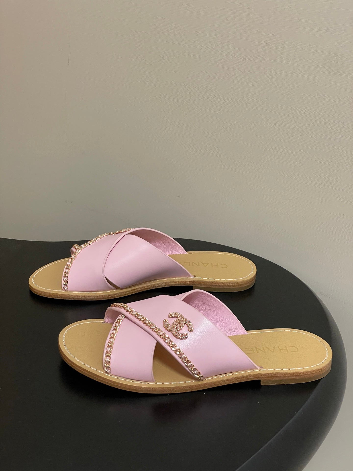 CC 26 Criss-cross Strap Slipper Pink Beige Sheepskin 593301