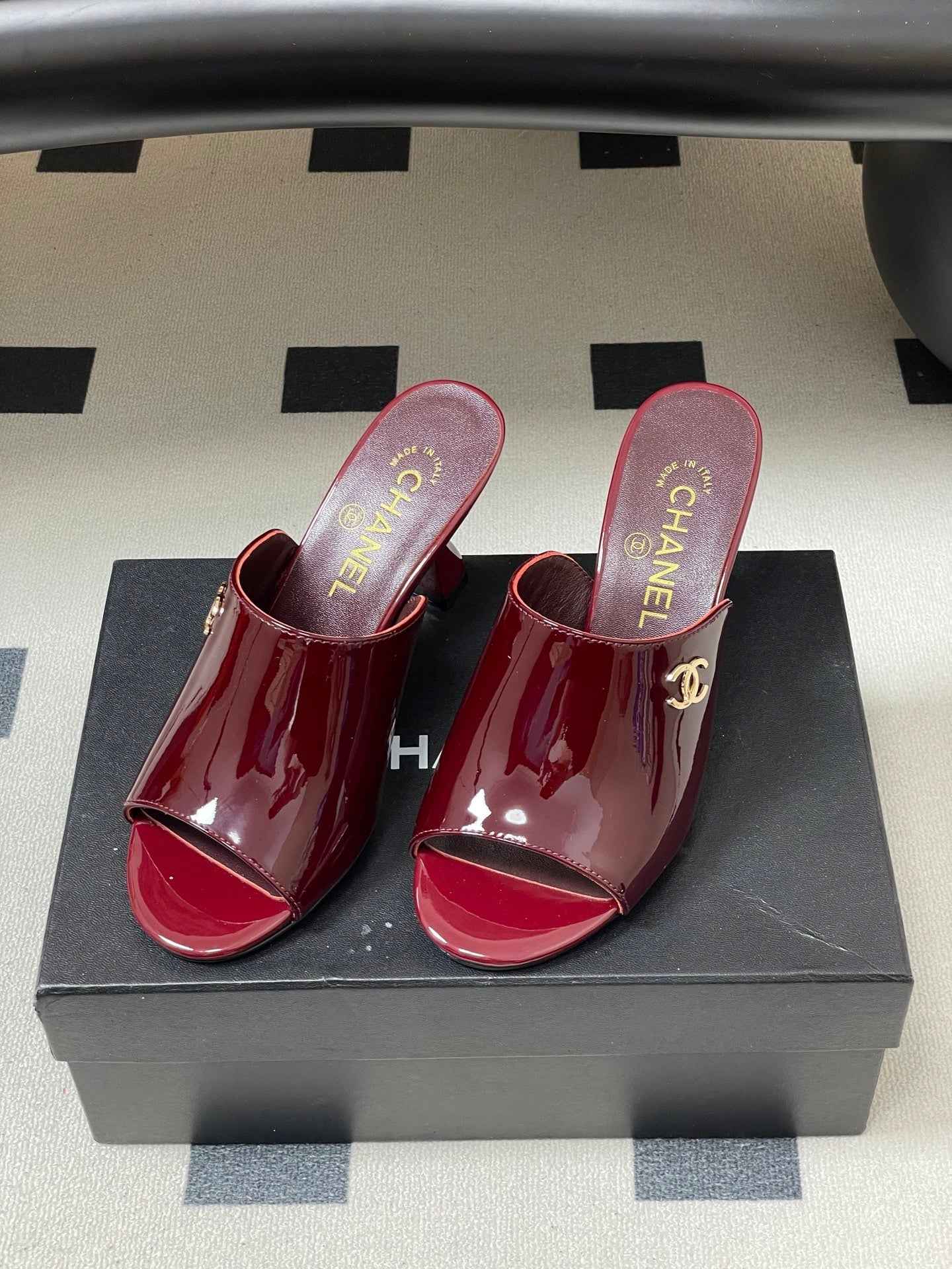 CC 26 Sandal Burgundy Patent Leather 593319