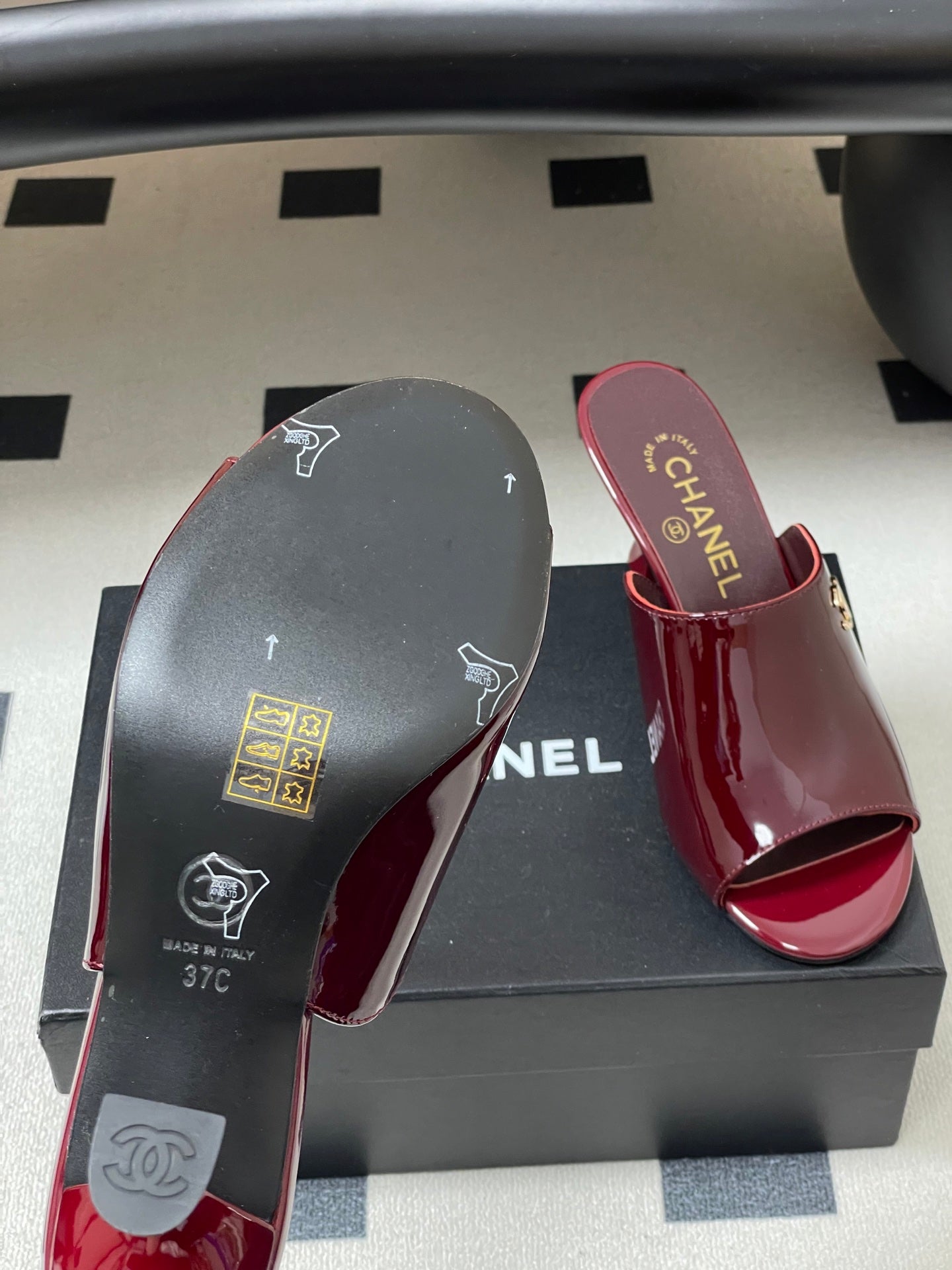 CC 26 Sandal Burgundy Patent Leather 593319