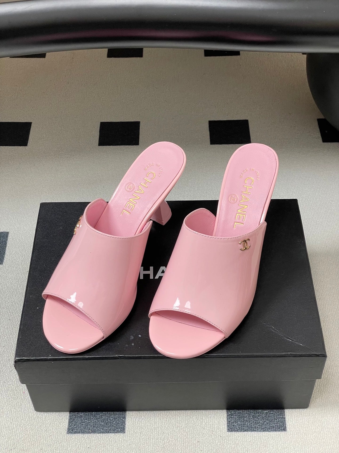 CC 26 Sandal Pink Patent Leather 593320