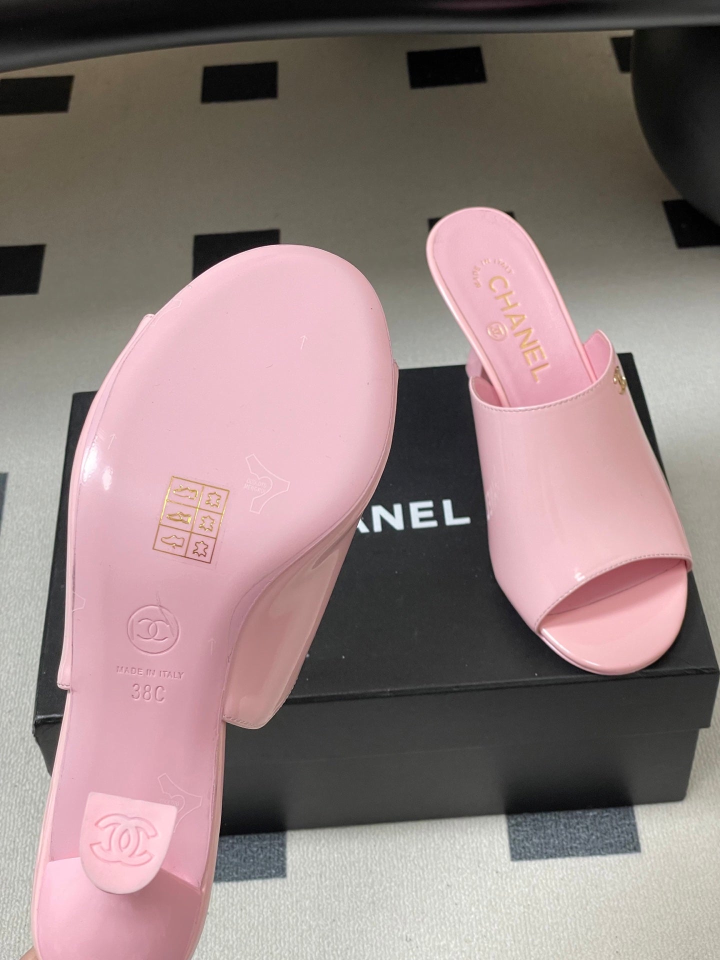 CC 26 Sandal Pink Patent Leather 593320