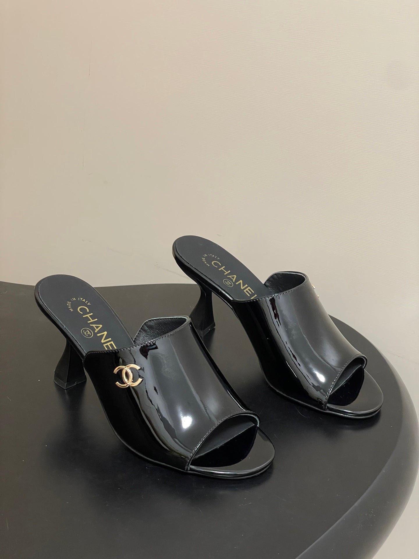 CC 26 Sandal Black Patent Leather 593323