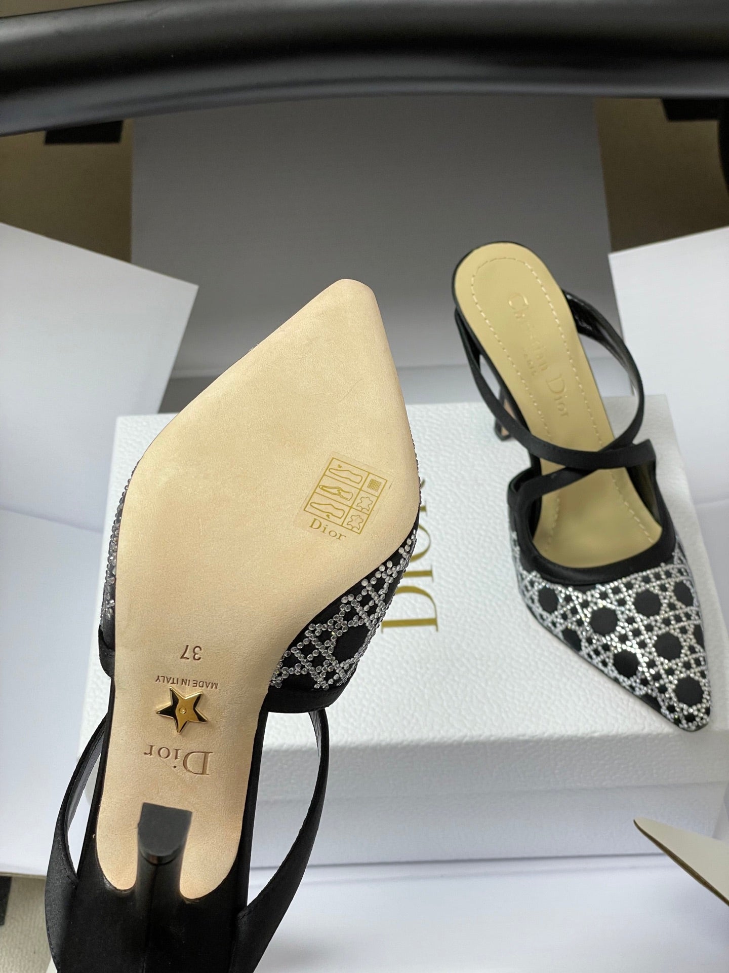 CD 26 High-Heeled Mules Black Diamond Mesh Sheepskin 593590