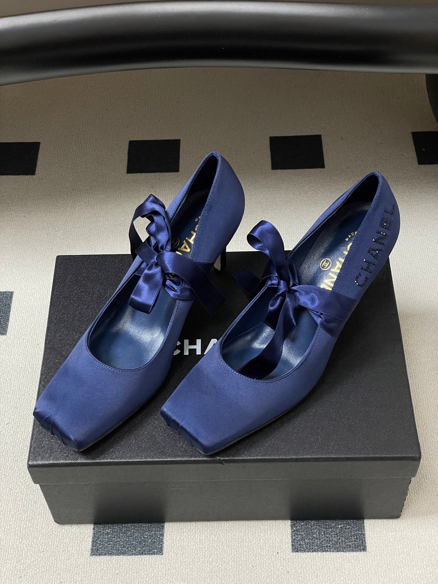 CC 26 Pump Blue Satin Silk 593134