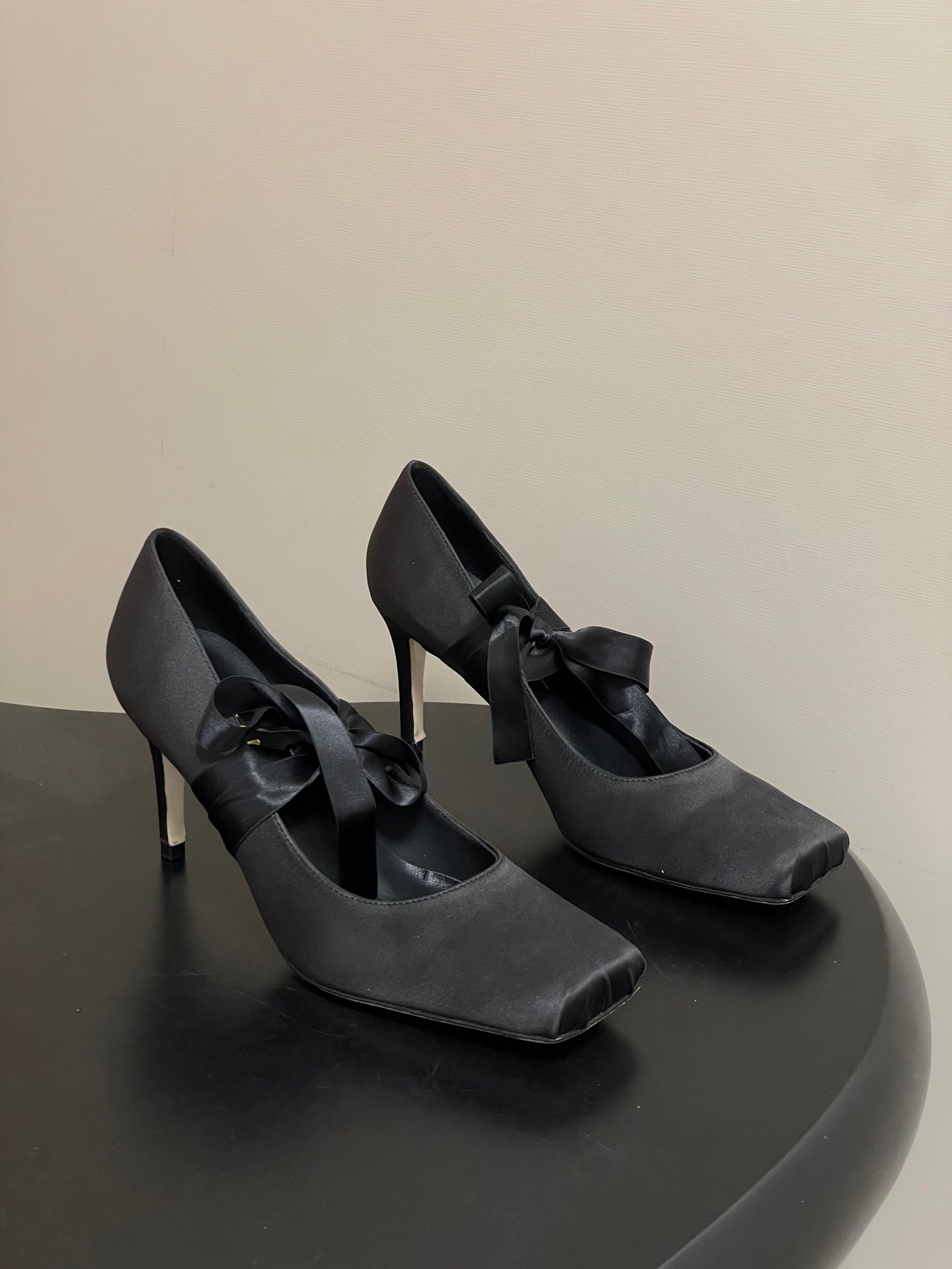 CC 26 Pump Black Satin Silk