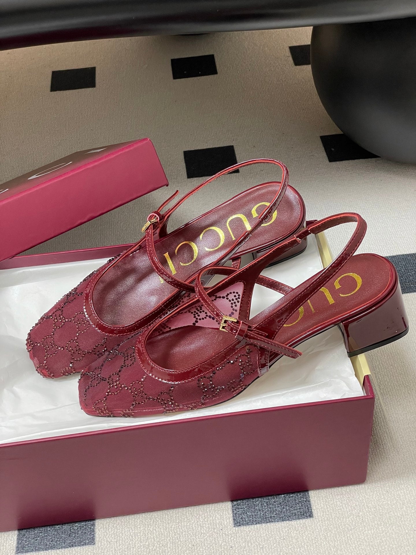 GG 26ss Crystal Rhinestone Mary Jane Red Mesh Fabric 593509