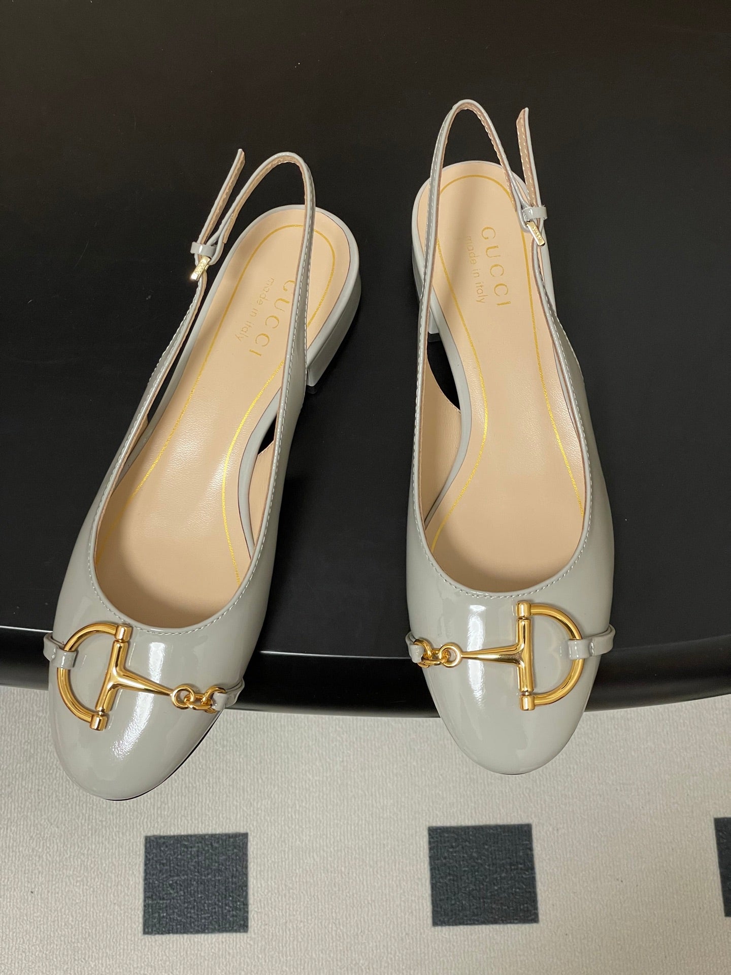 GG 26ss Big D Half HorseBit Mary Jane Light Gray Patent Leather 593504