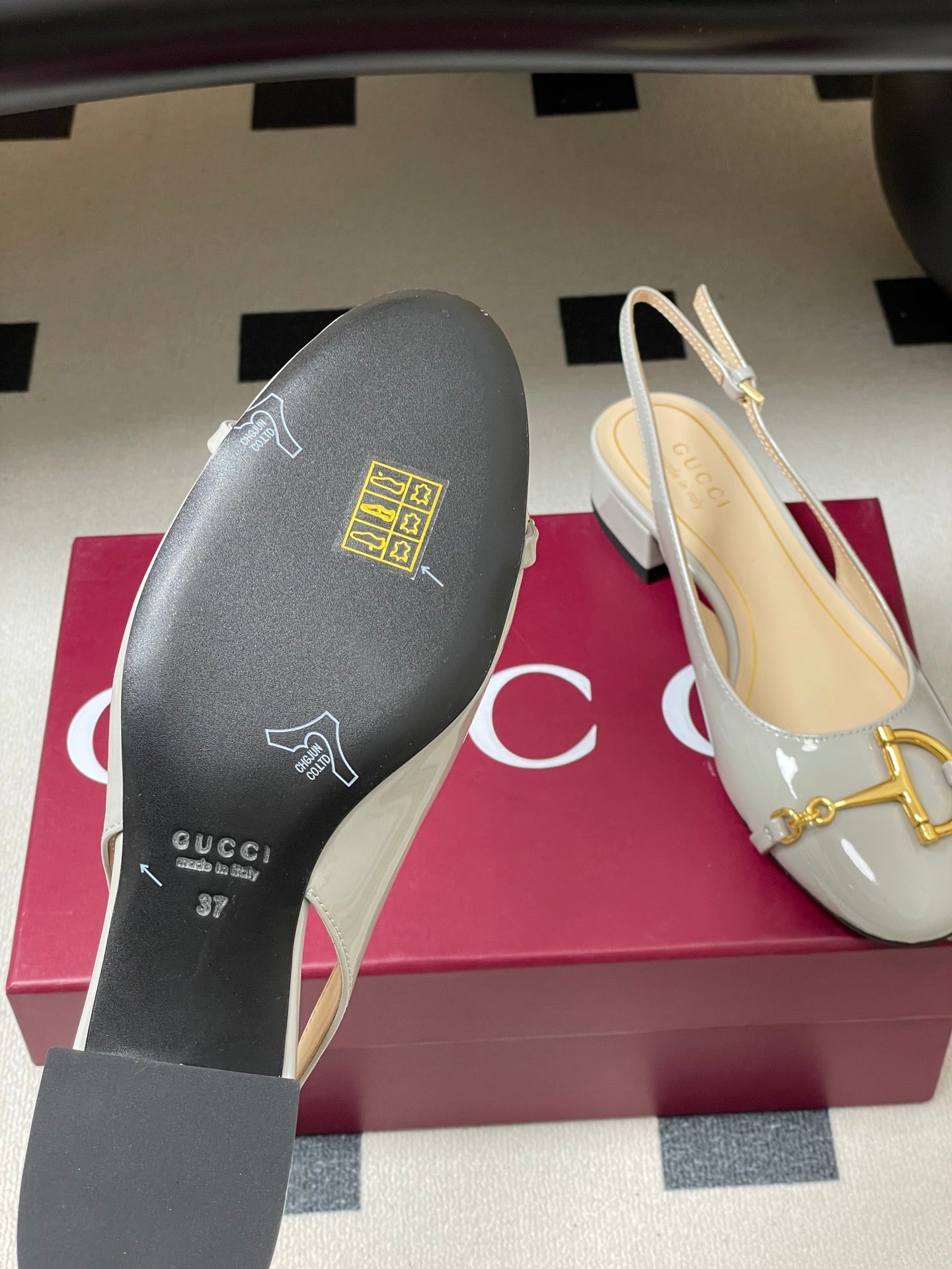 GG 26ss Big D Half HorseBit Mary Jane Light Gray Patent Leather 593504