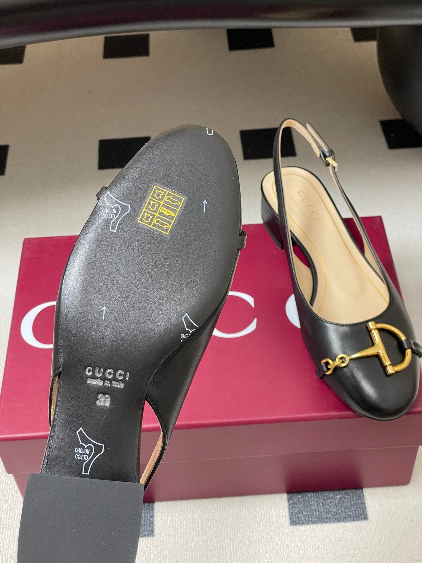 GG 26ss Big D Half HorseBit Mary Jane Black Cowhide 593508