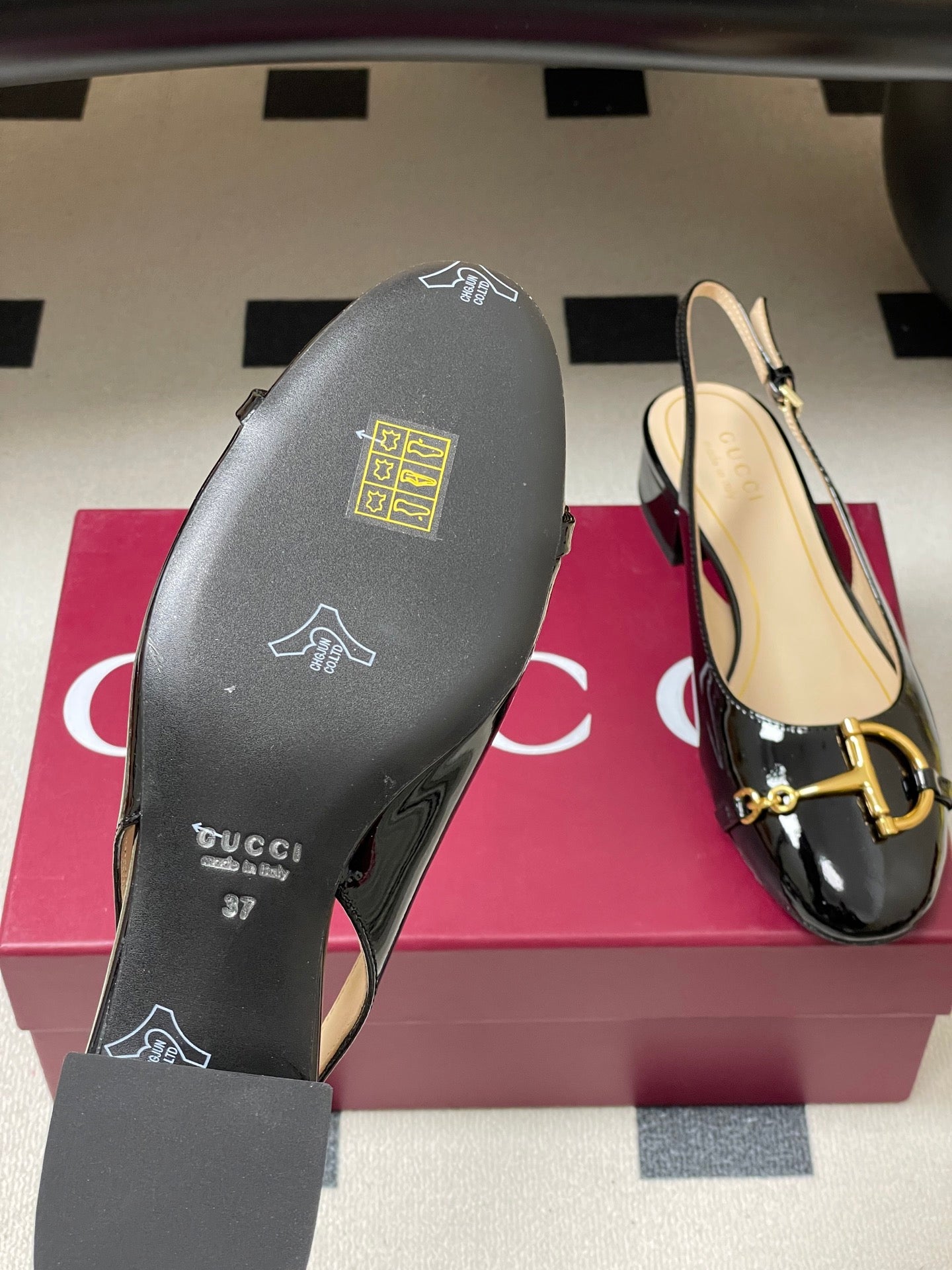 GG 26ss Big D Half HorseBit Mary Jane Black Patent Leather 593506