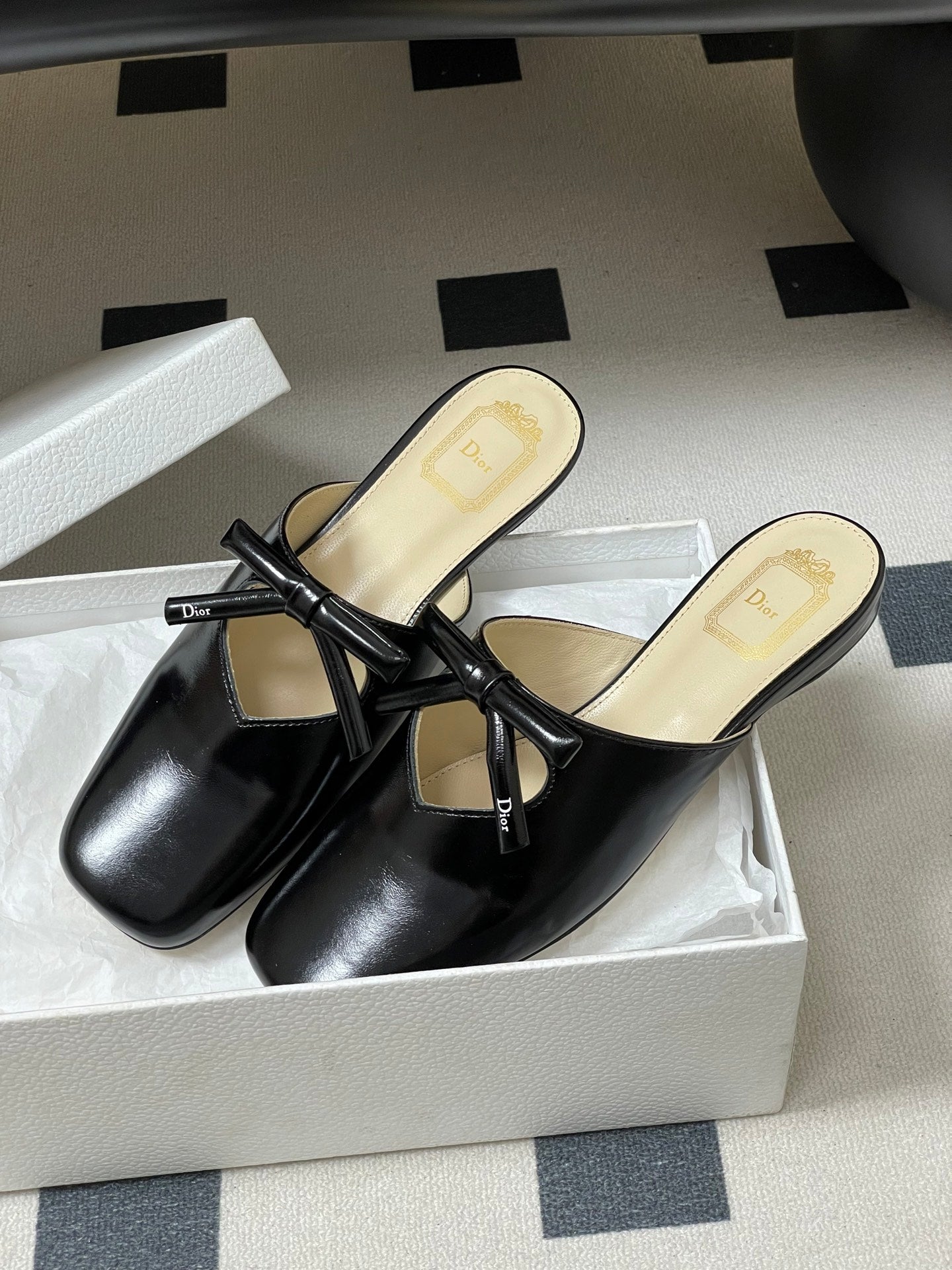CD 26 Flat Mule Black Patent Cowhide 593599