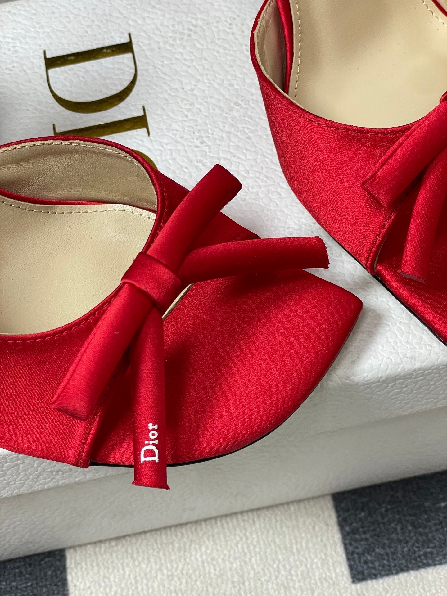 CD 26 Slingback 85 Red Beige Leather Silk Fabric 593603