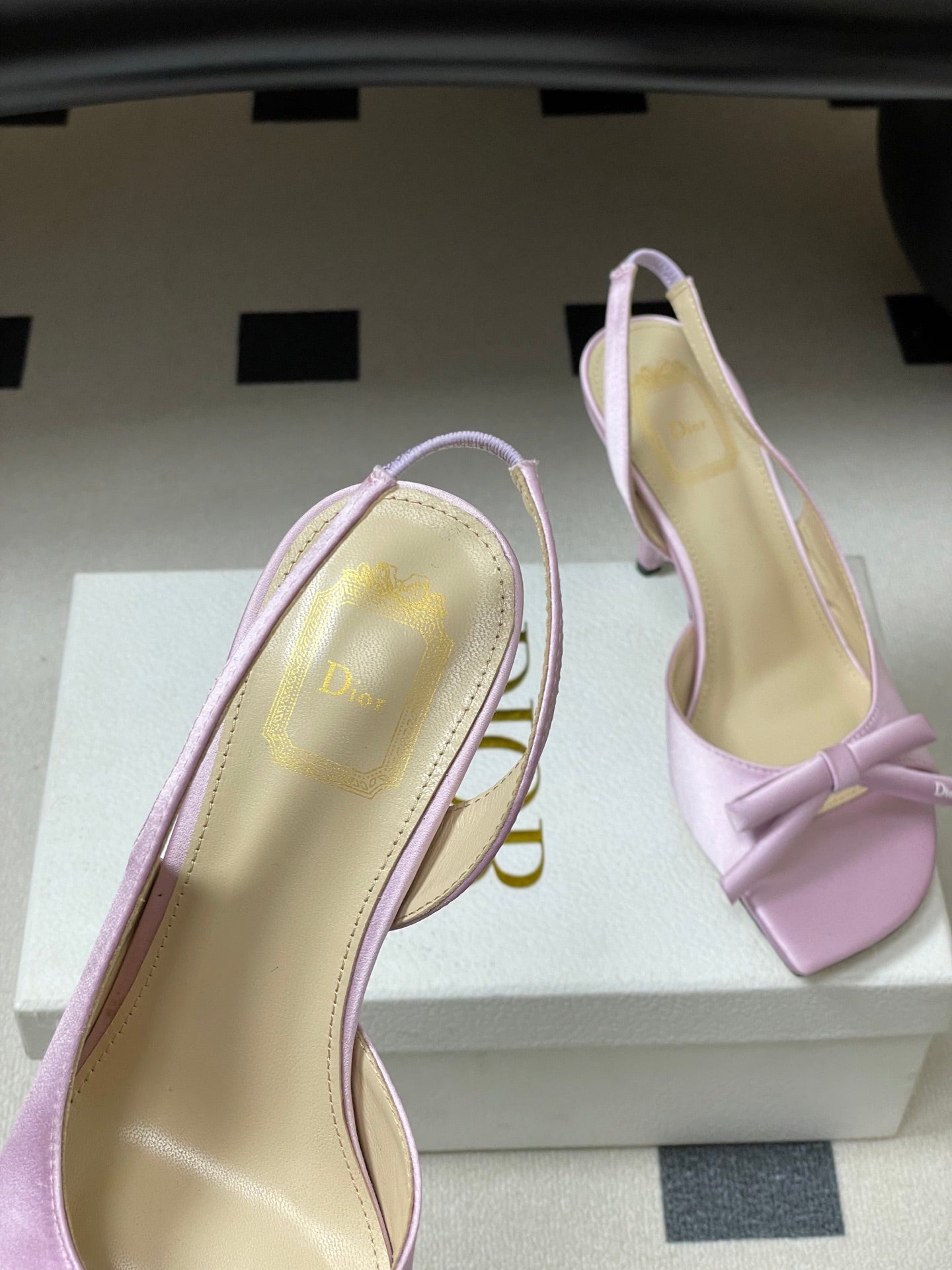 CD 26 Slingback 85 Light Purple Leather Silk Fabric 593604