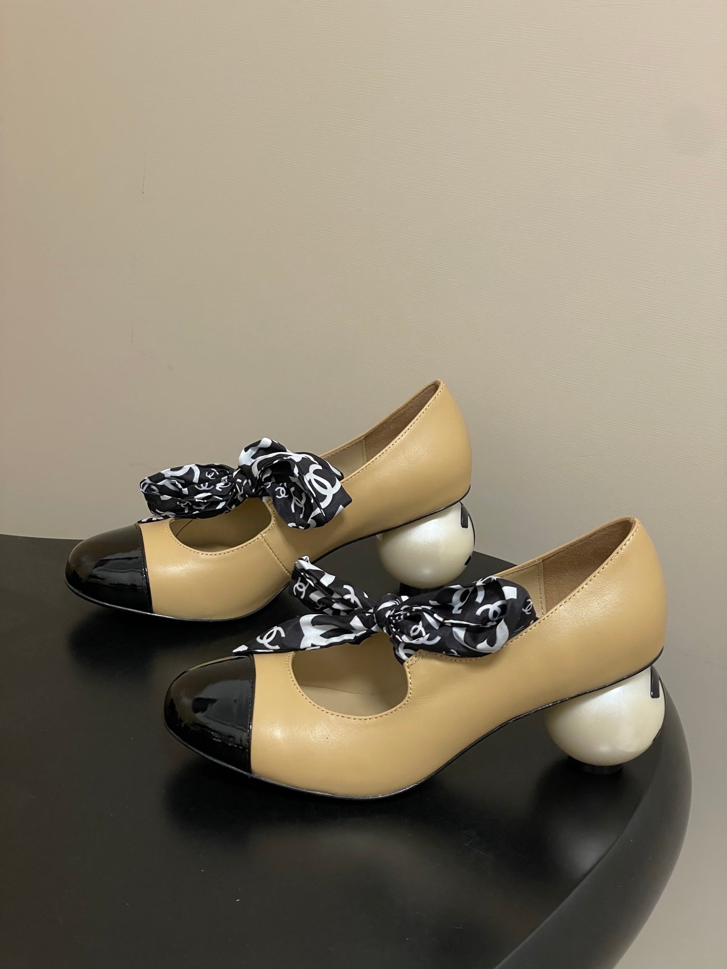 CC 26  Double C Pearl Heel Pump With Silk Ribbon Beige Sheepskin 593156