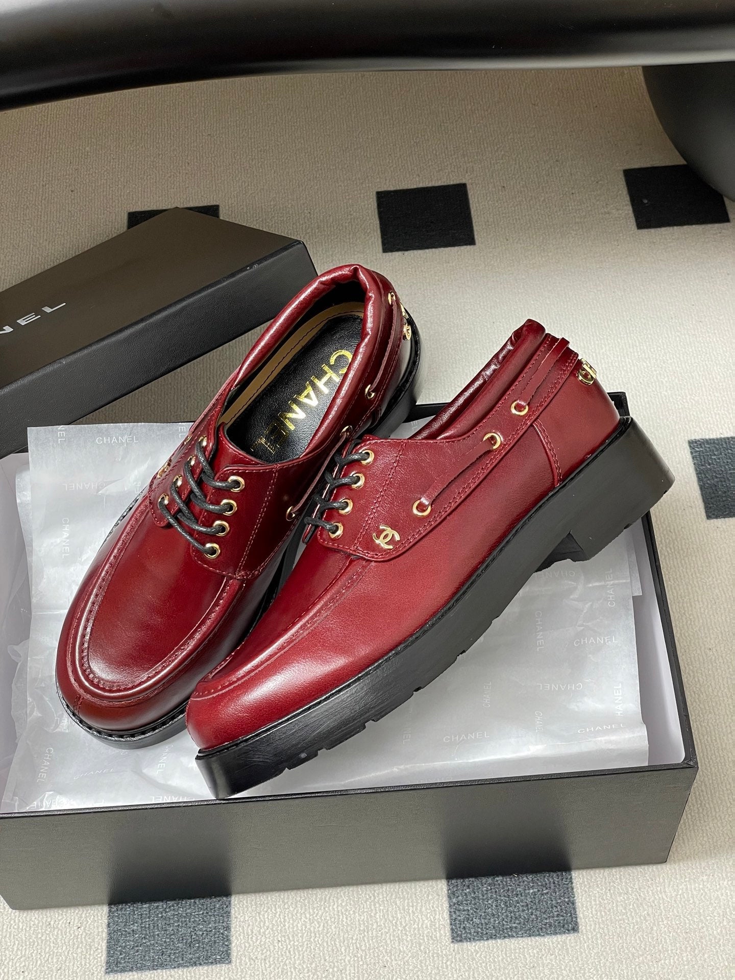 CC 26 Lace-Up Loafer Burgundy Sheepskin 594246