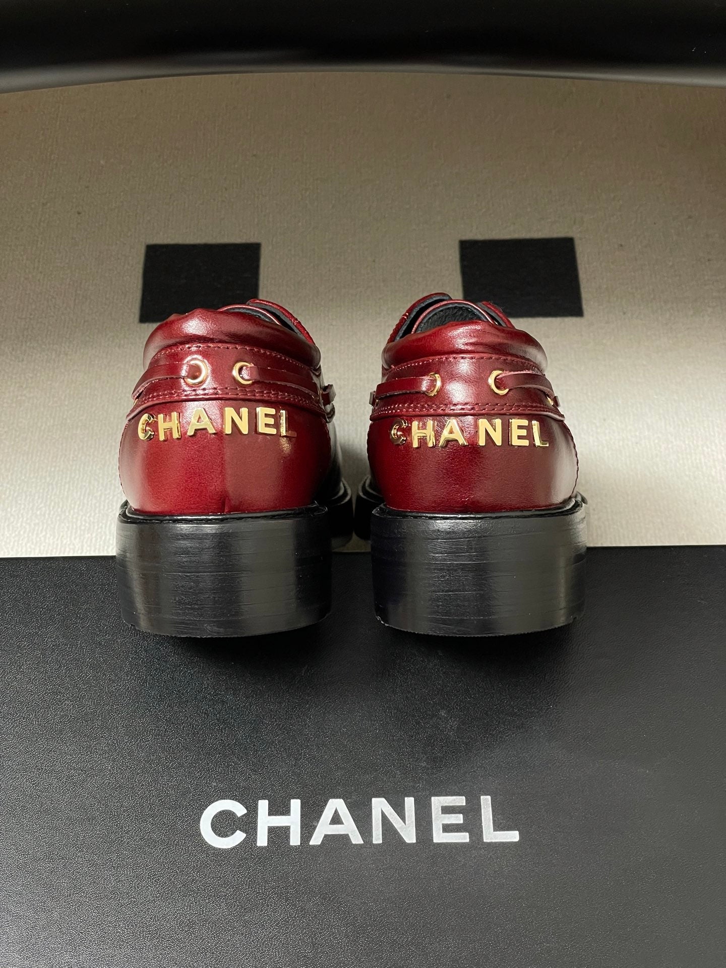 CC 26 Lace-Up Loafer Burgundy Sheepskin 594246