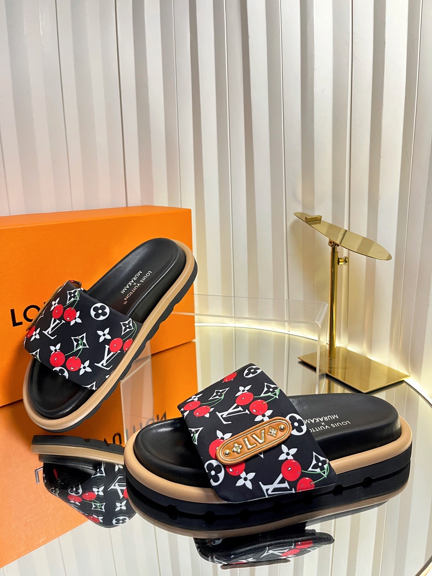LV 26s Slippers Black Red Fabric Sheepskin 616351