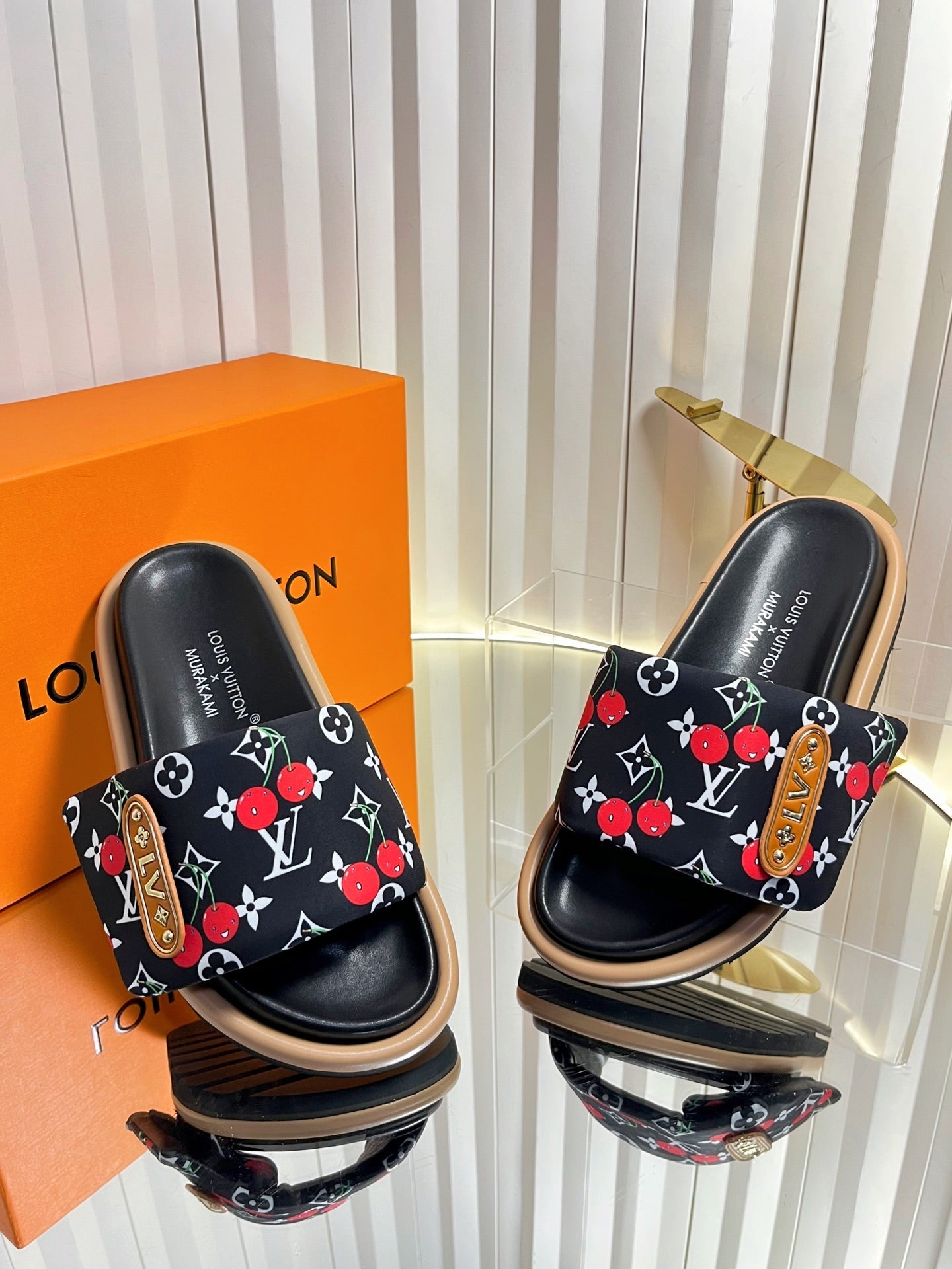 LV 26s Slippers Black Red Fabric Sheepskin 616351