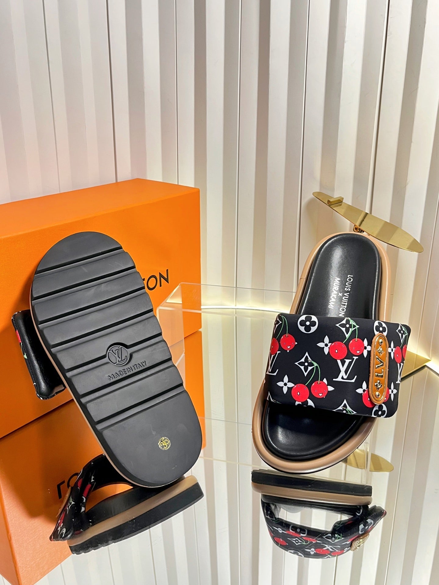 LV 26s Slippers Black Red Fabric Sheepskin 616351